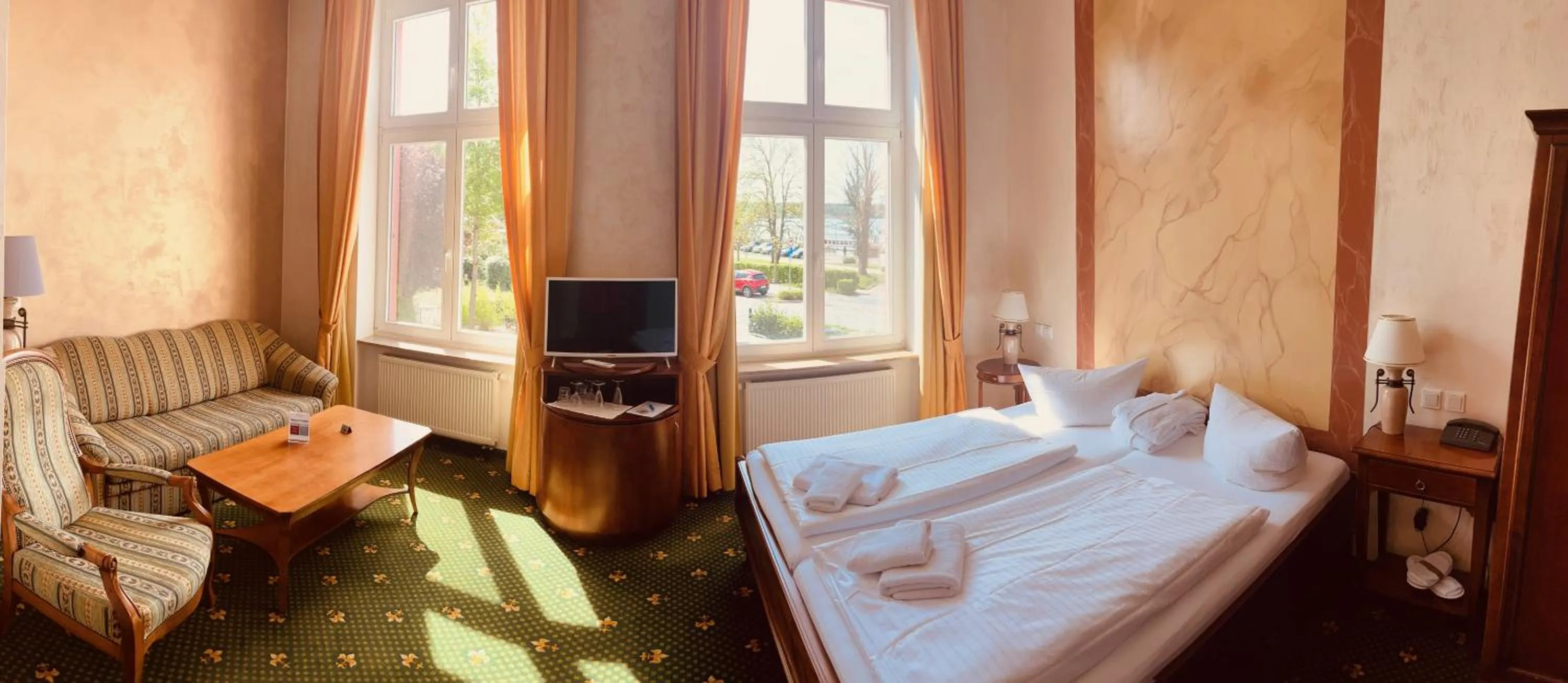 Bed in Waren Müritz Hotel Harmonie