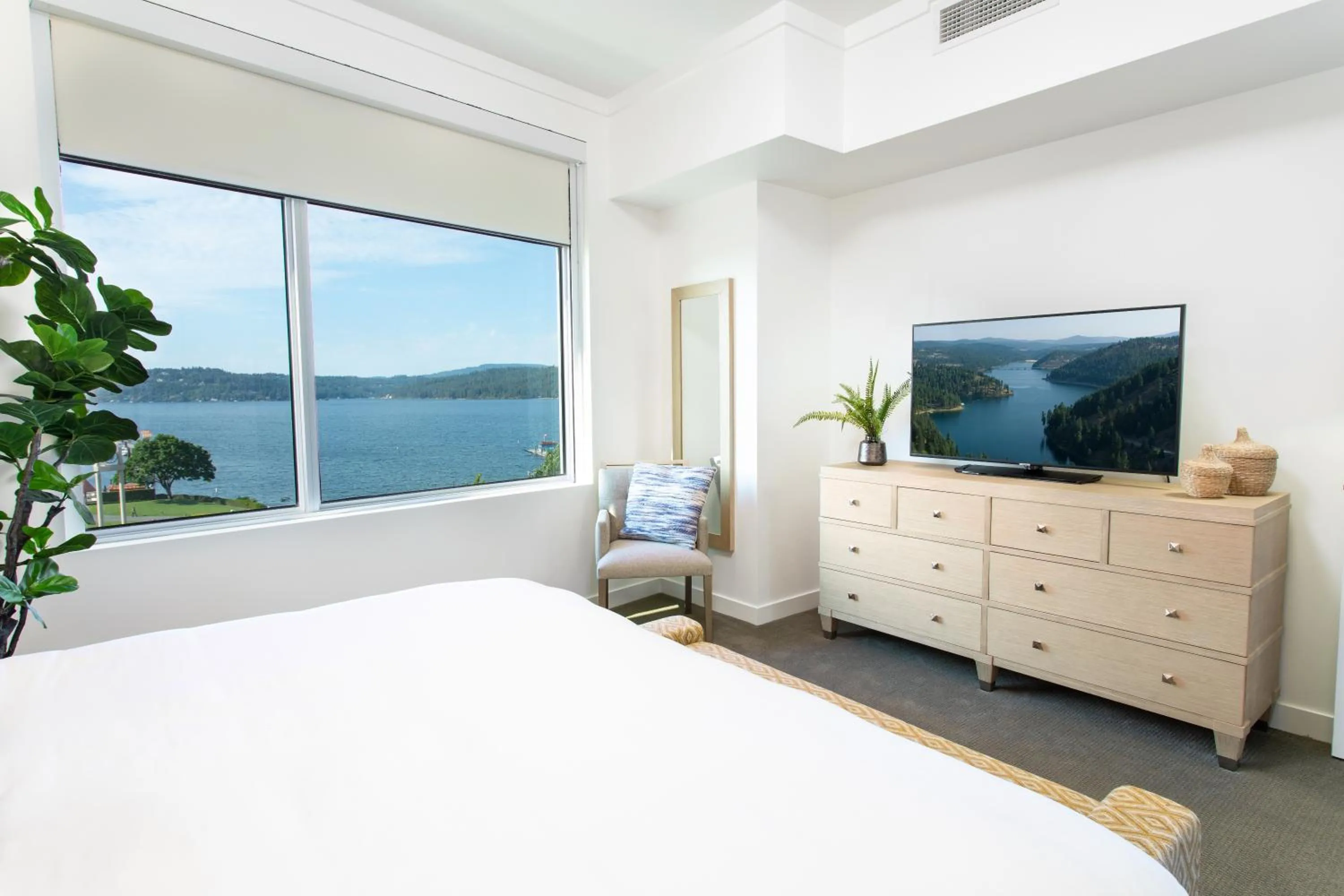 TV and multimedia, Bed in One Lakeside