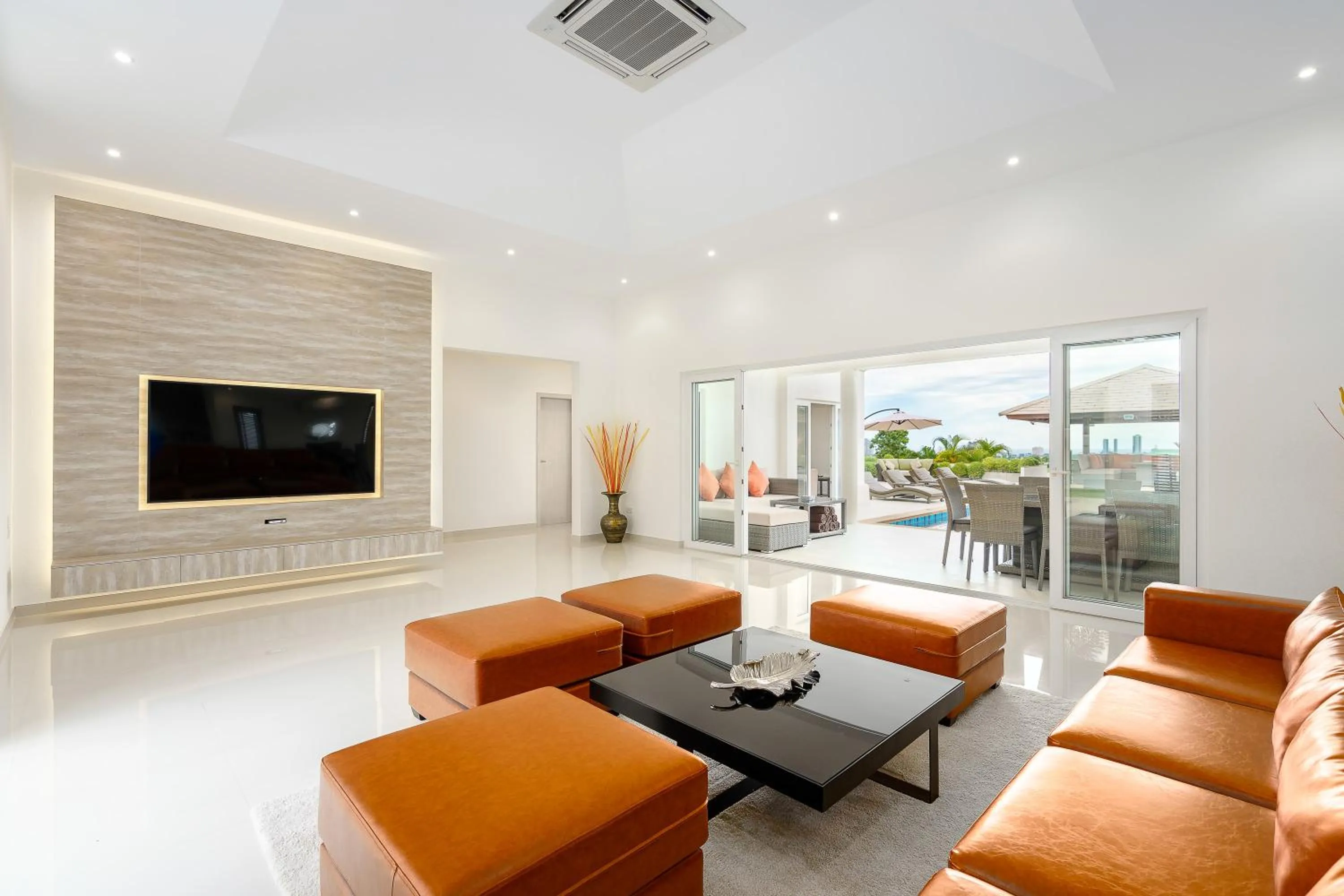 TV and multimedia in Sunset View Pool Villa 7 BR 14-16 Persons