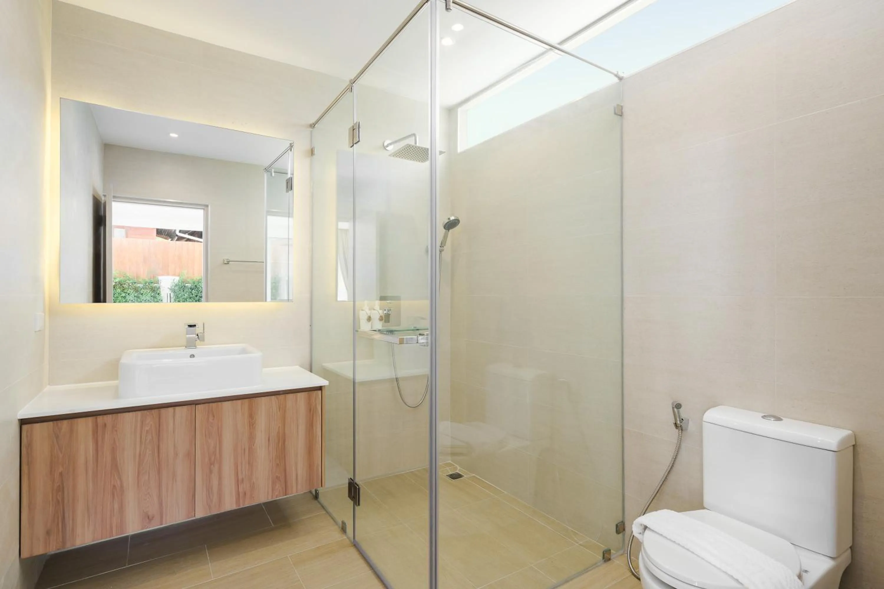 Shower in Sunset View Pool Villa 7 BR 14-16 Persons