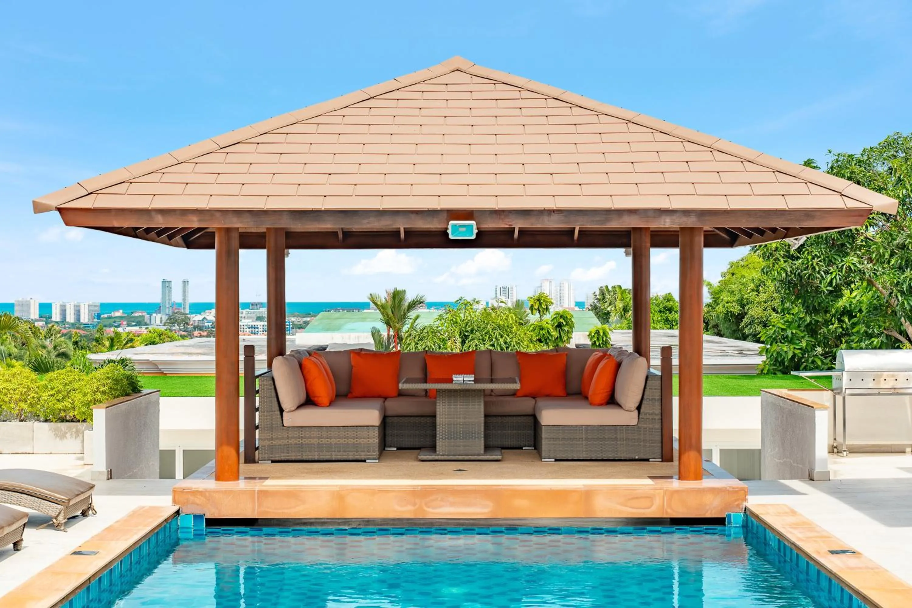 Seating area in Sunset View Pool Villa 7 BR 14-16 Persons