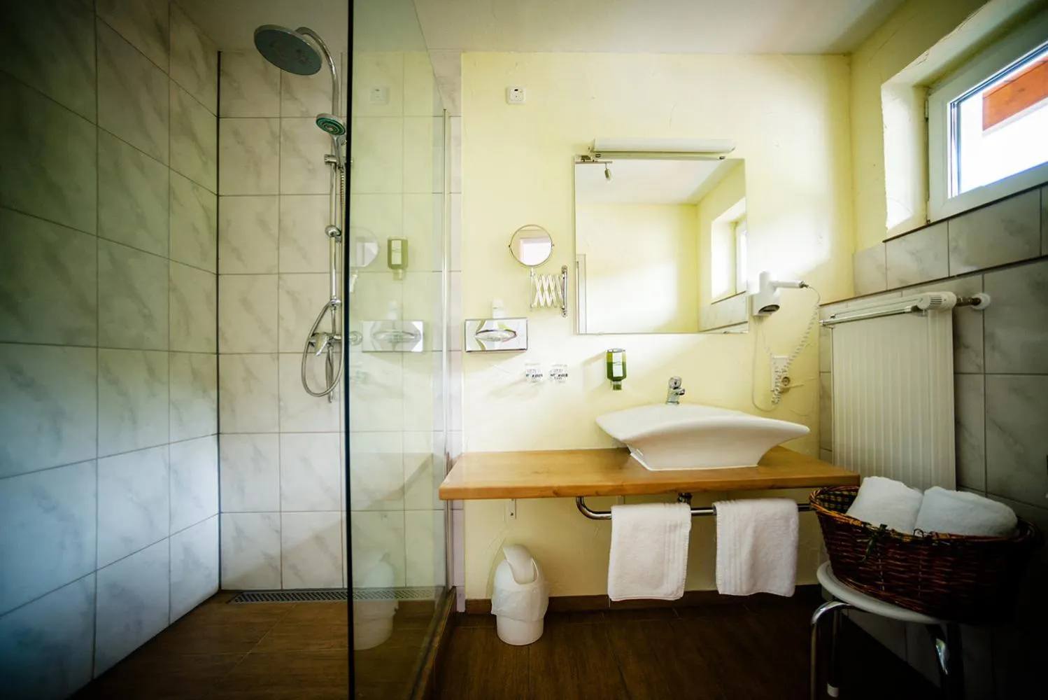 Bathroom in Holzschuhs Schwarzwaldhotel