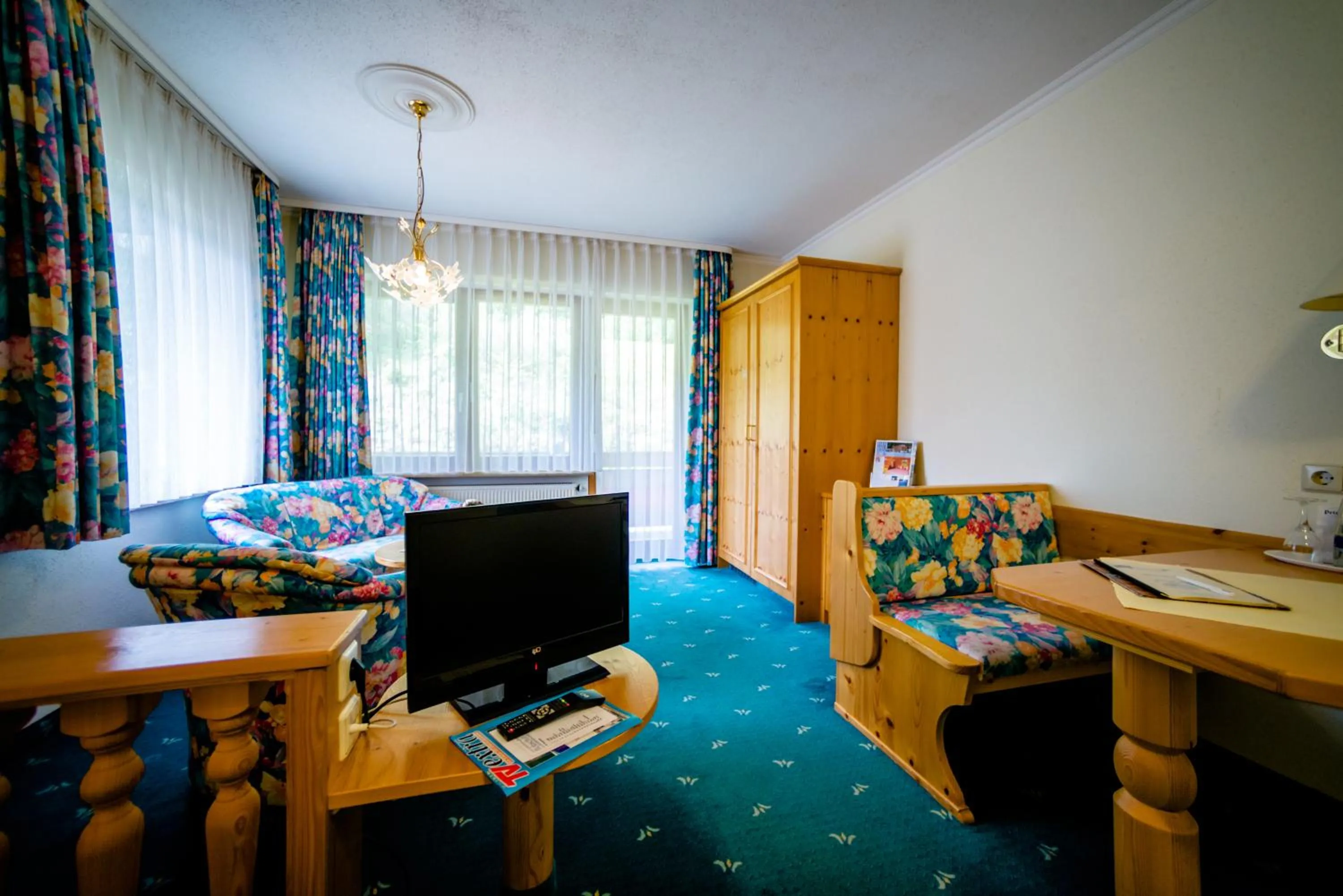 Photo of the whole room in Holzschuhs Schwarzwaldhotel