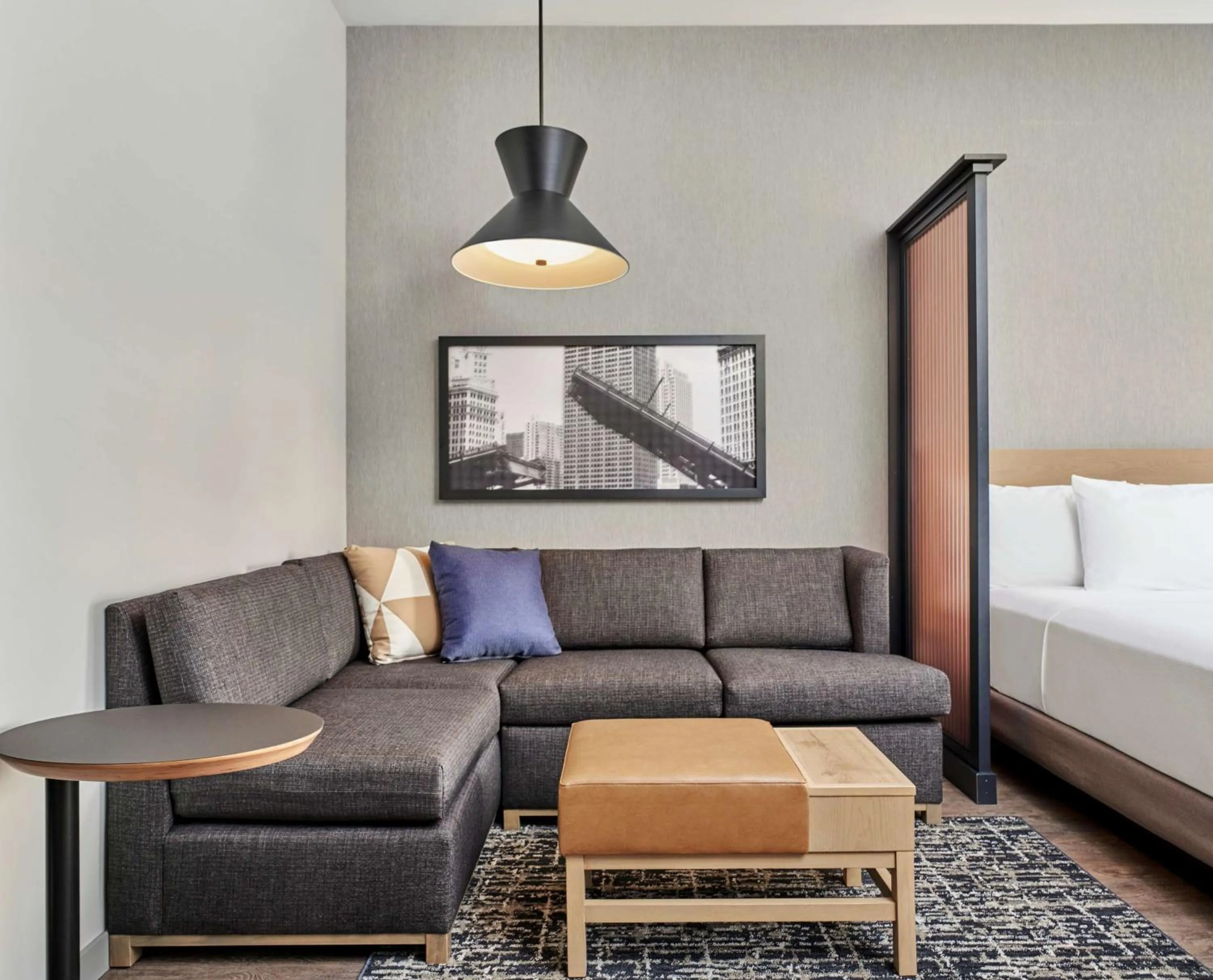 Photo of the whole room, Bed in Hyatt Place Chicago Medical/University District