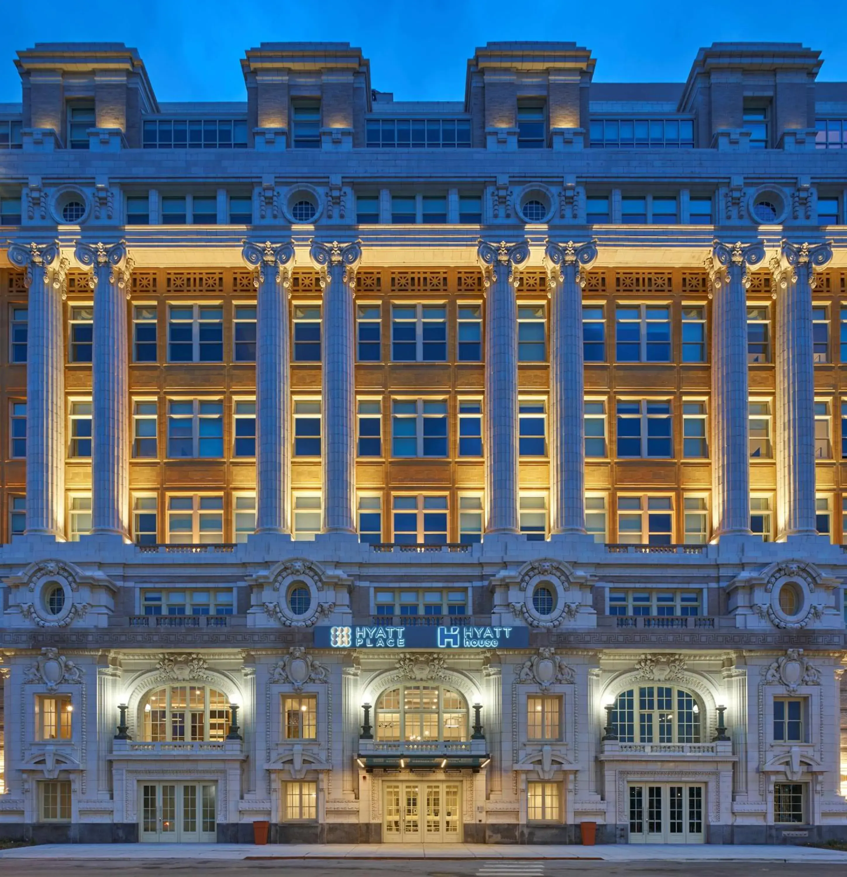 Property building in Hyatt Place Chicago Medical/University District Property building in Hyatt Place Chicago Medical/University District