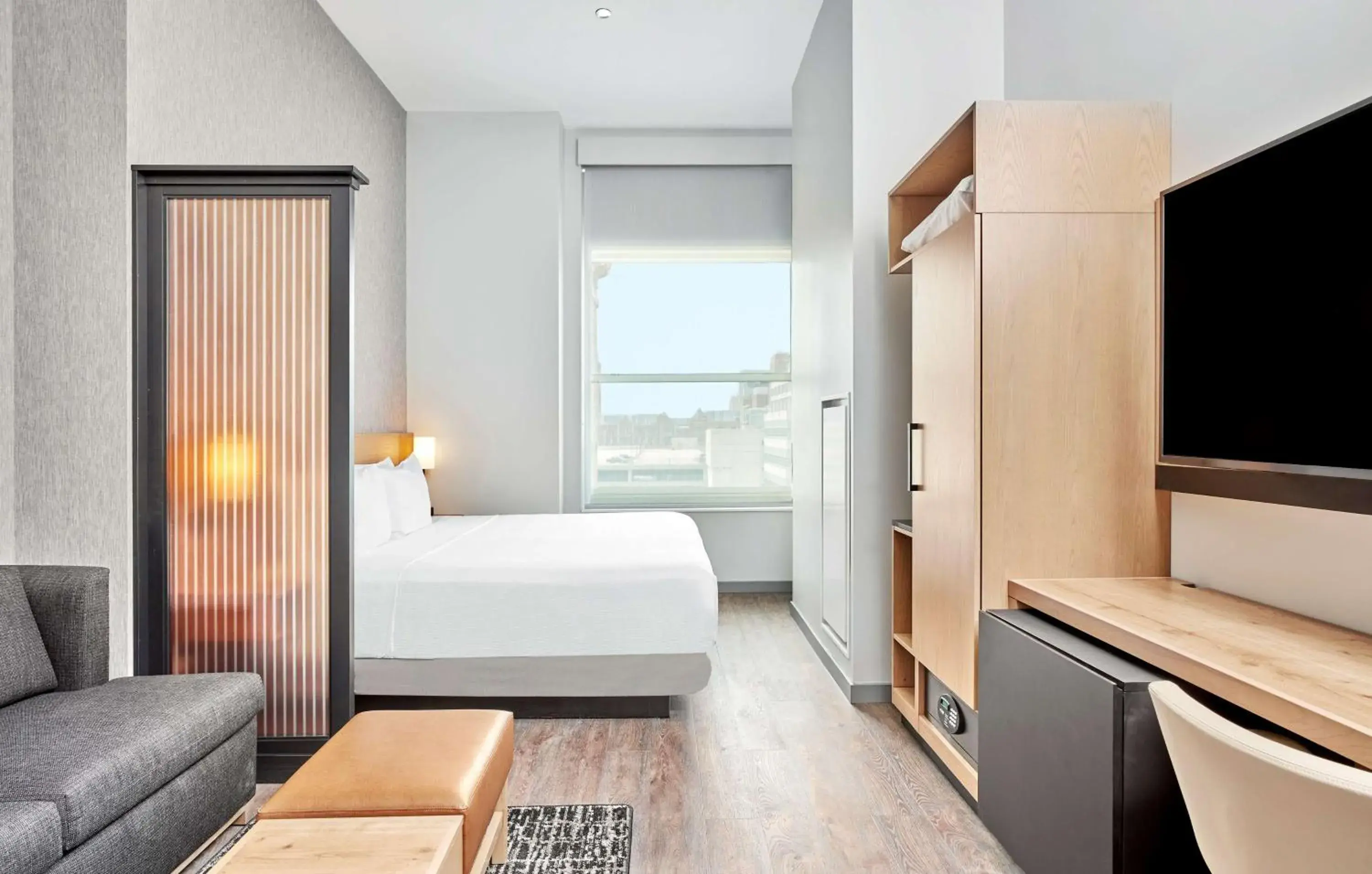 King Room with Sofa Bed - High Floor in Hyatt Place Chicago Medical/University District King Room with Sofa Bed - High Floor in Hyatt Place Chicago Medical/University District