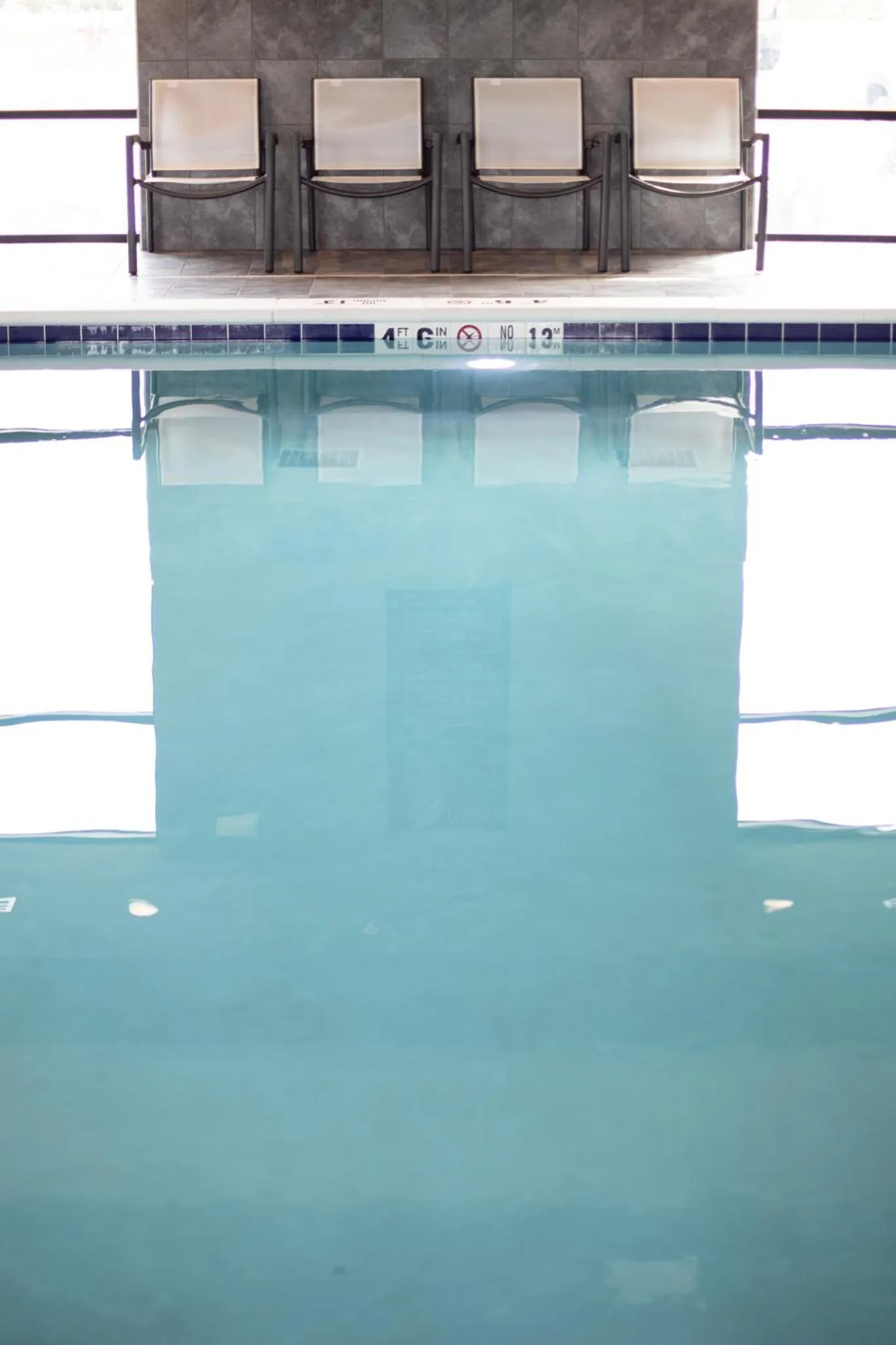 Swimming pool in Hyatt Place Altoona/Des Moines