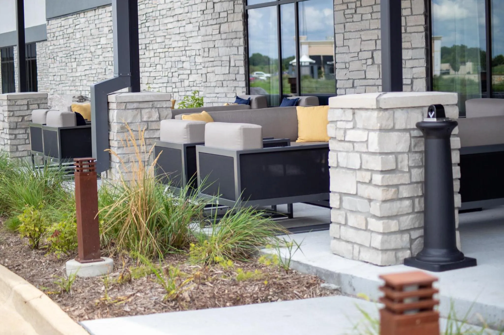 Patio in Hyatt Place Altoona/Des Moines