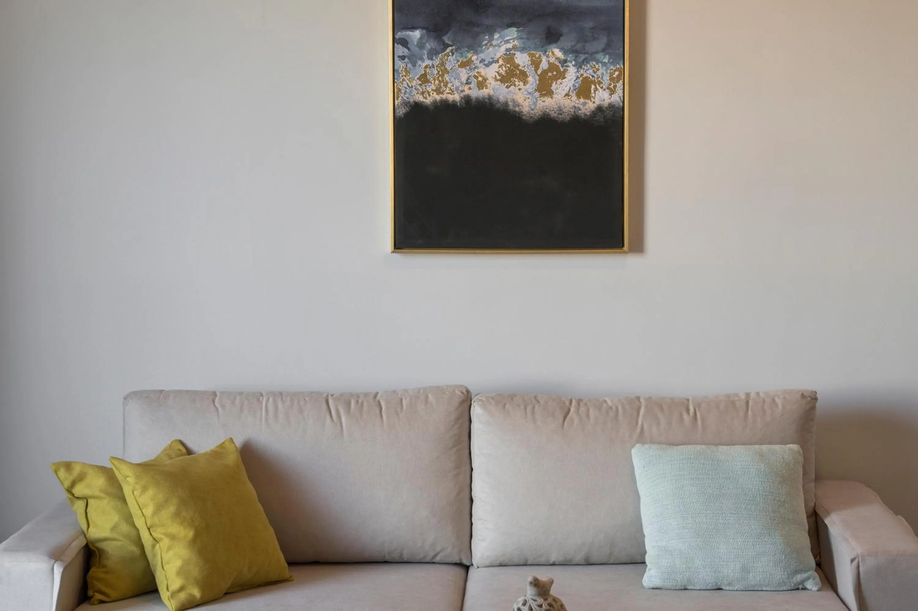 Living room in Aegean Breeze Luxury Apartments next to the sea