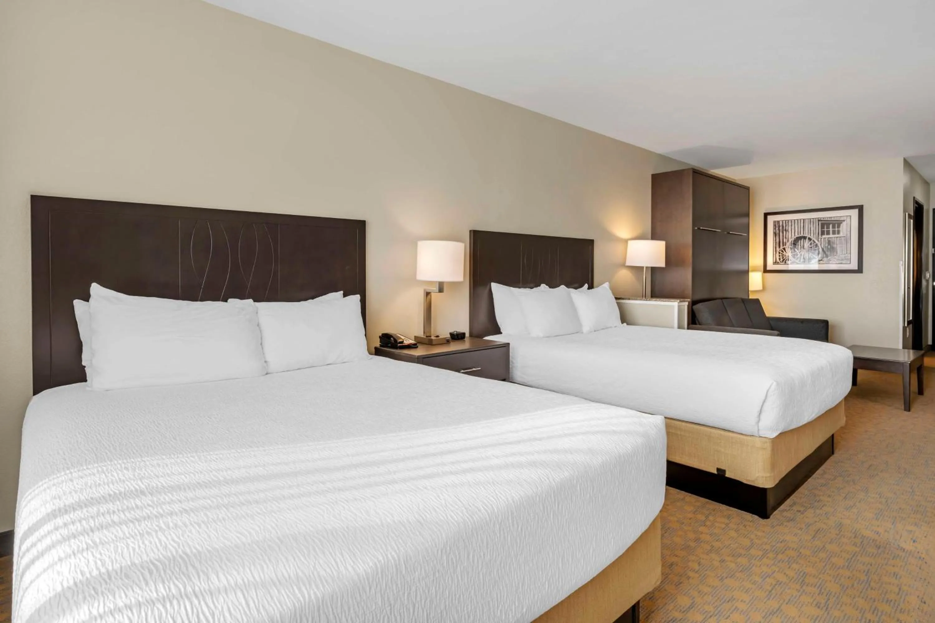 Photo of the whole room, Bed in Best Western Plus The Inn at Hells Canyon