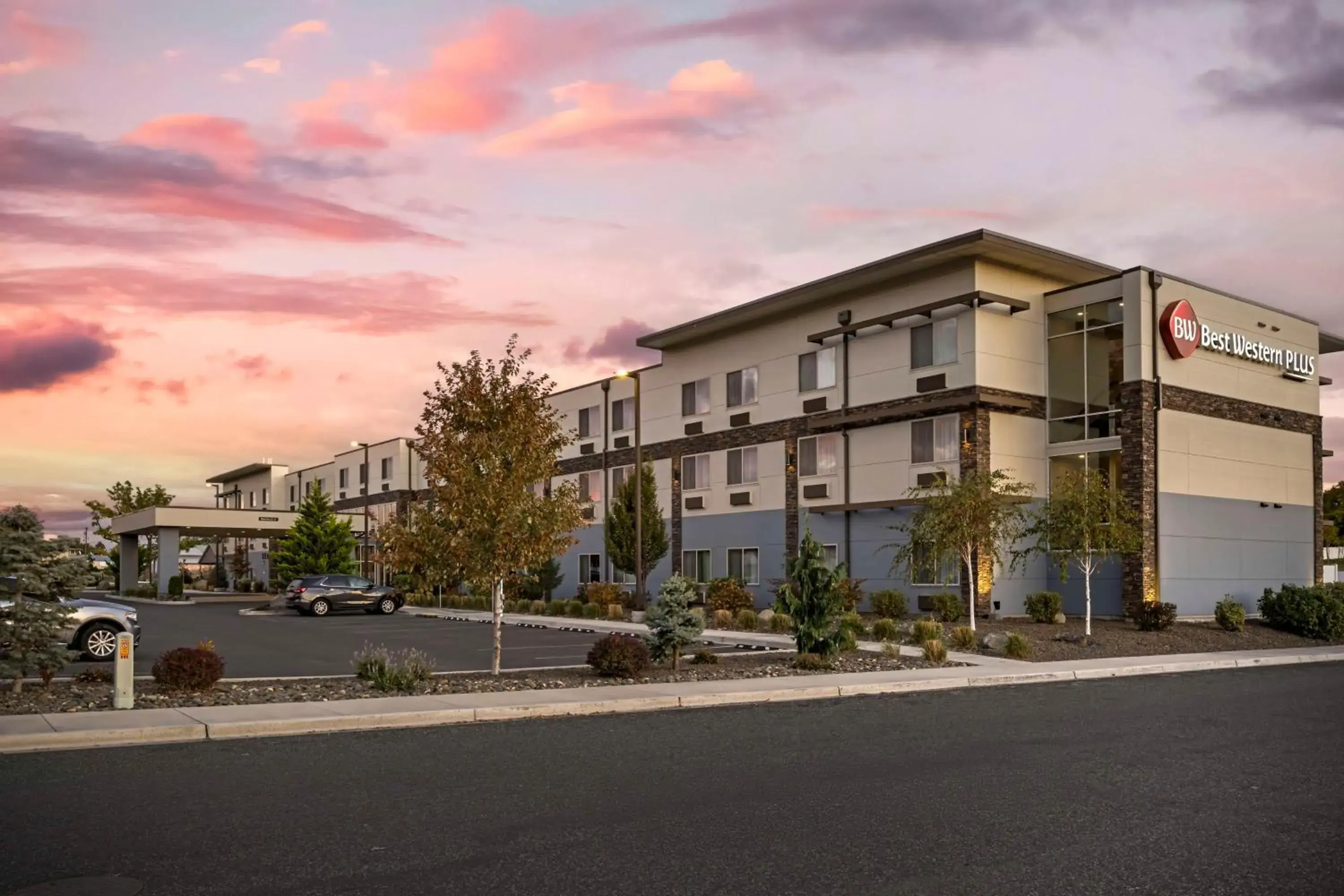 Property building in Best Western Plus The Inn at Hells Canyon Property building in Best Western Plus The Inn at Hells Canyon