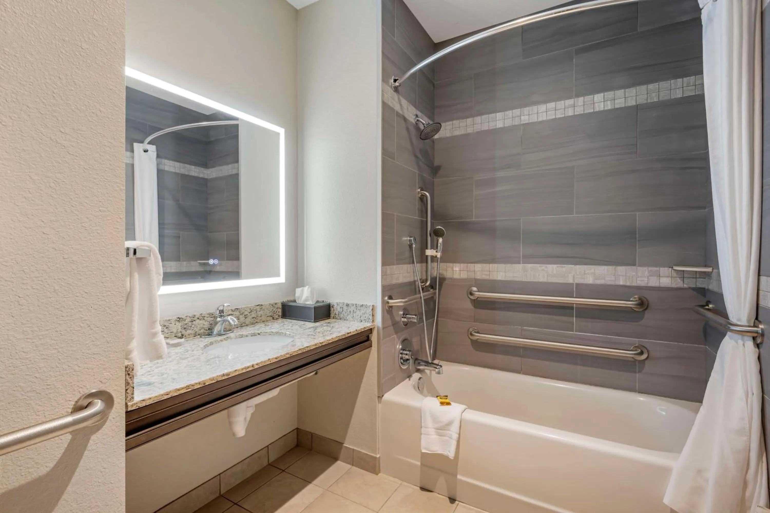 Bathroom in Best Western Plus The Inn at Hells Canyon