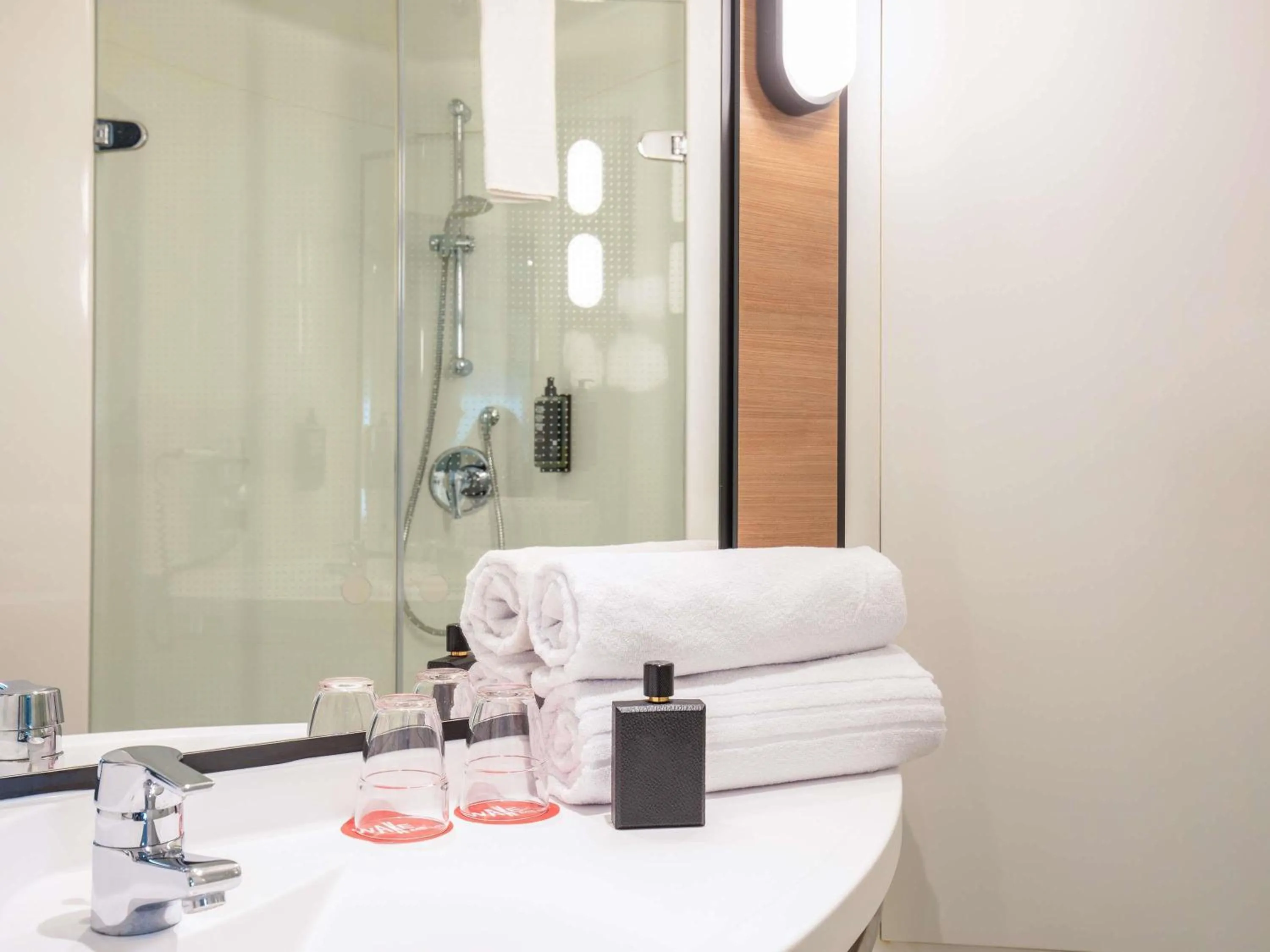 Bedroom in ibis Hotel Dortmund City