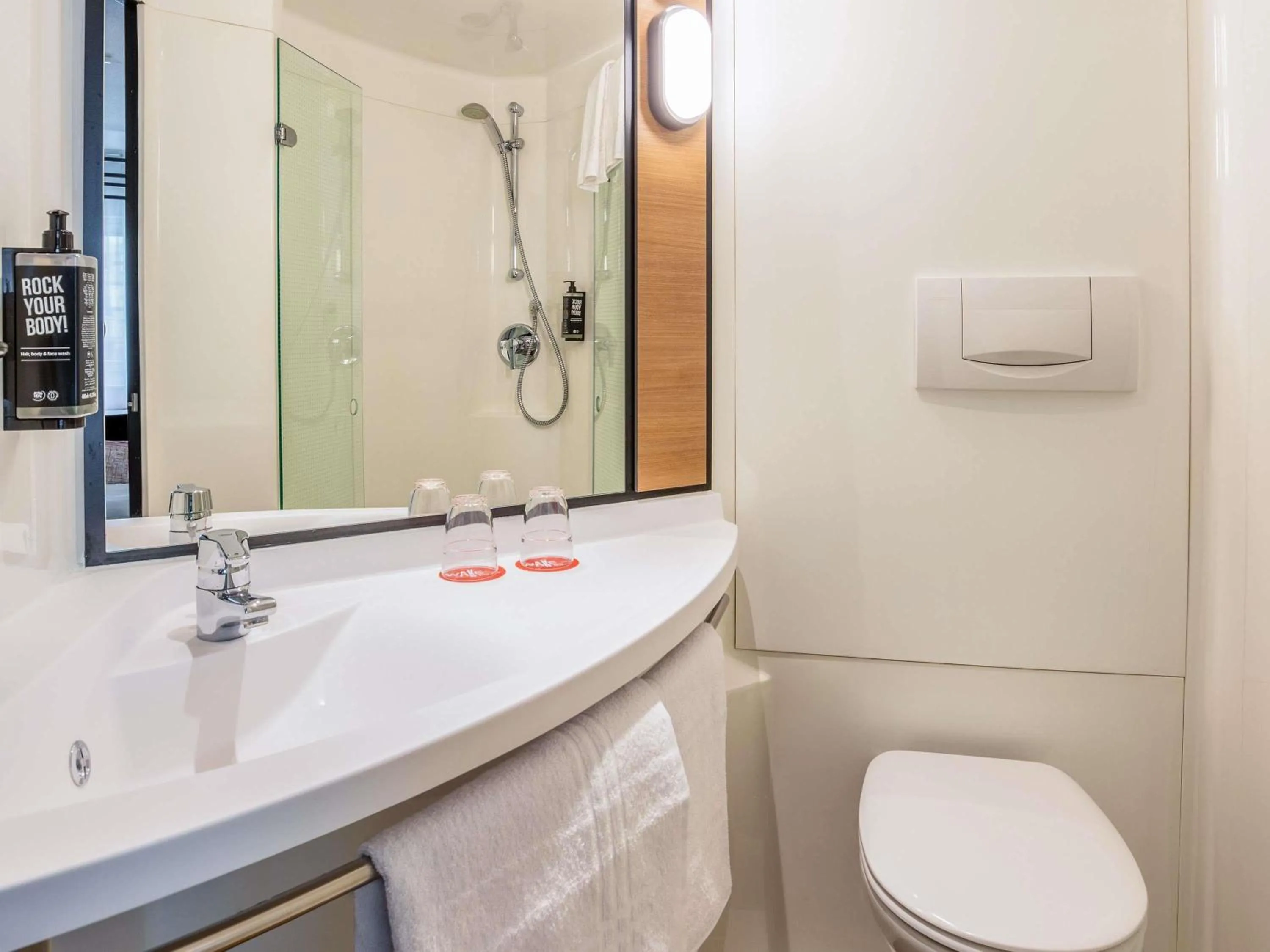 Bedroom in ibis Hotel Dortmund City