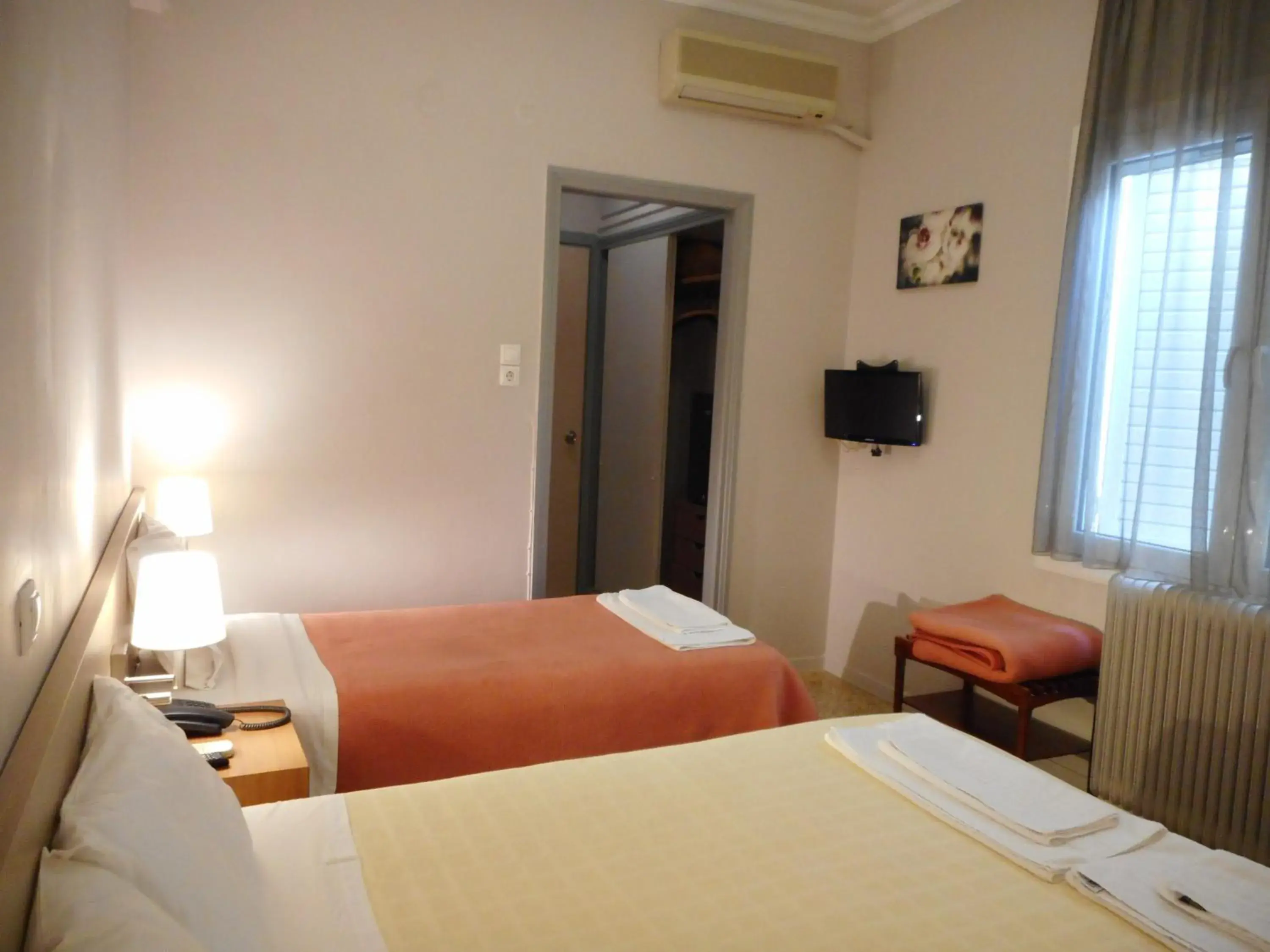 Triple Room in Hotel Mycenae Triple Room in Hotel Mycenae