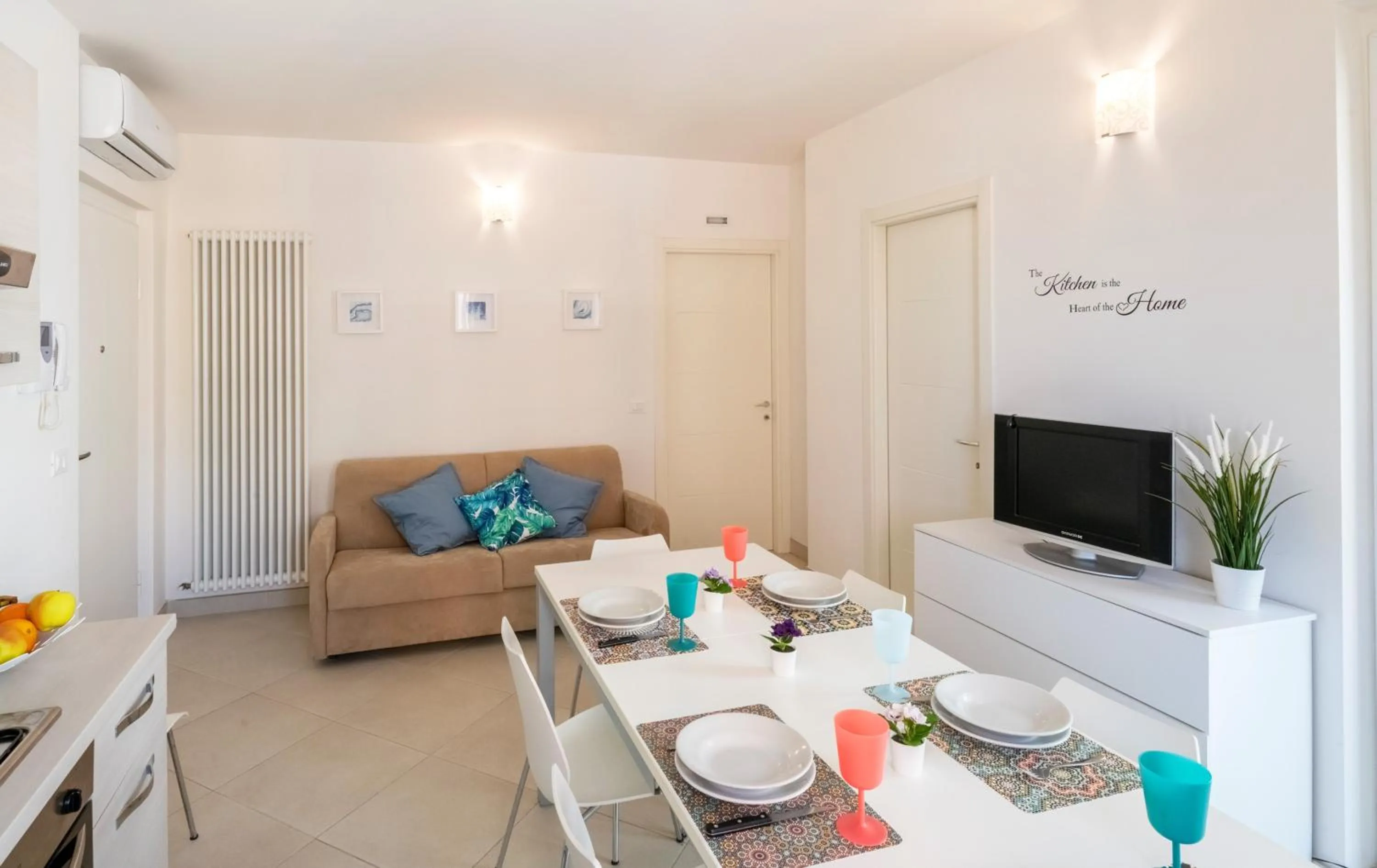 Dining area in Elegante Trilocale Marconi prima fila mare