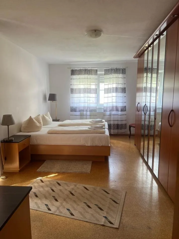 Bed in Hotelpension zum Gockl