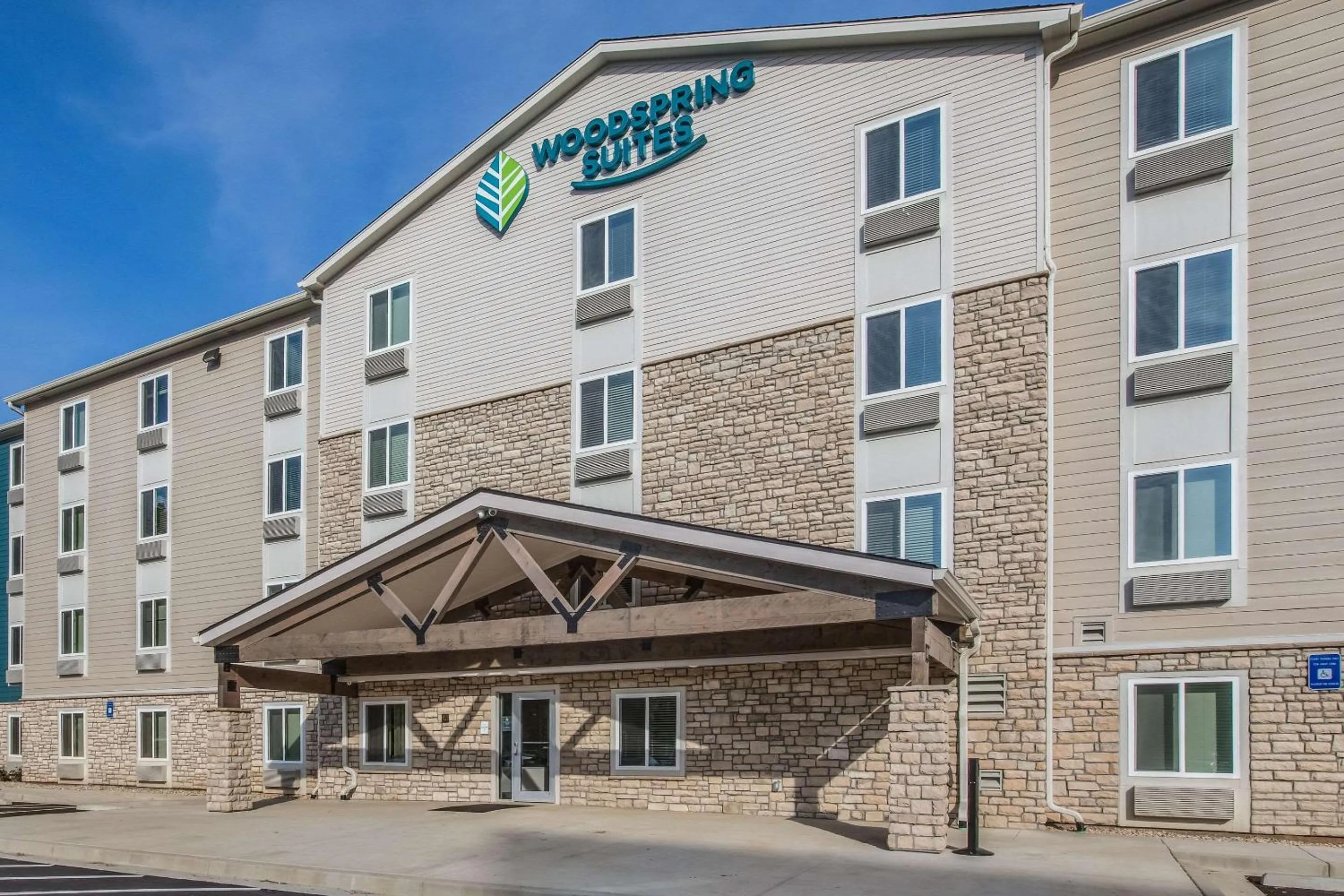 Property building in WoodSpring Suites Atlanta McDonough