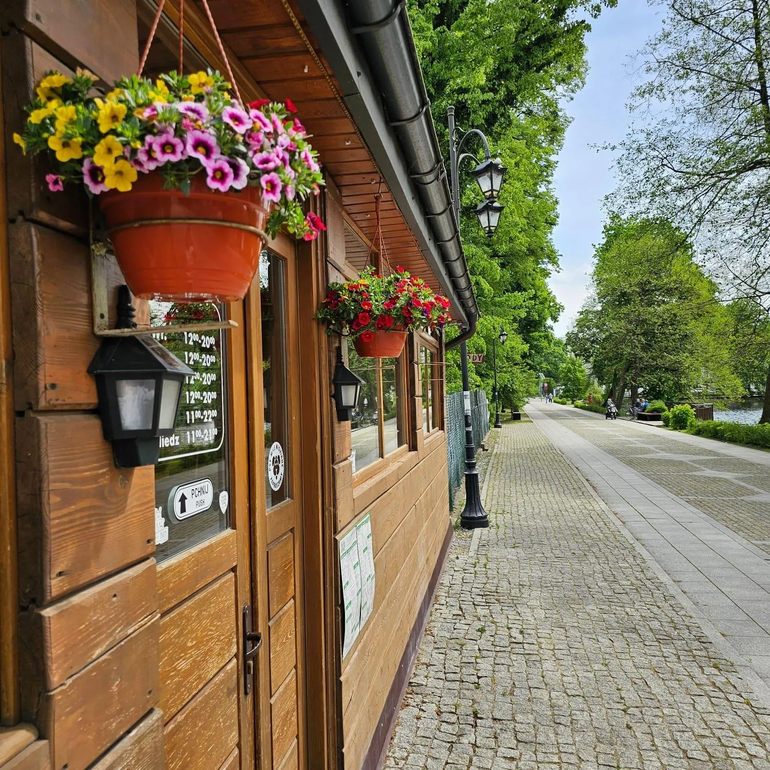 Karczma Regionalna Młyn -pokoje gościne