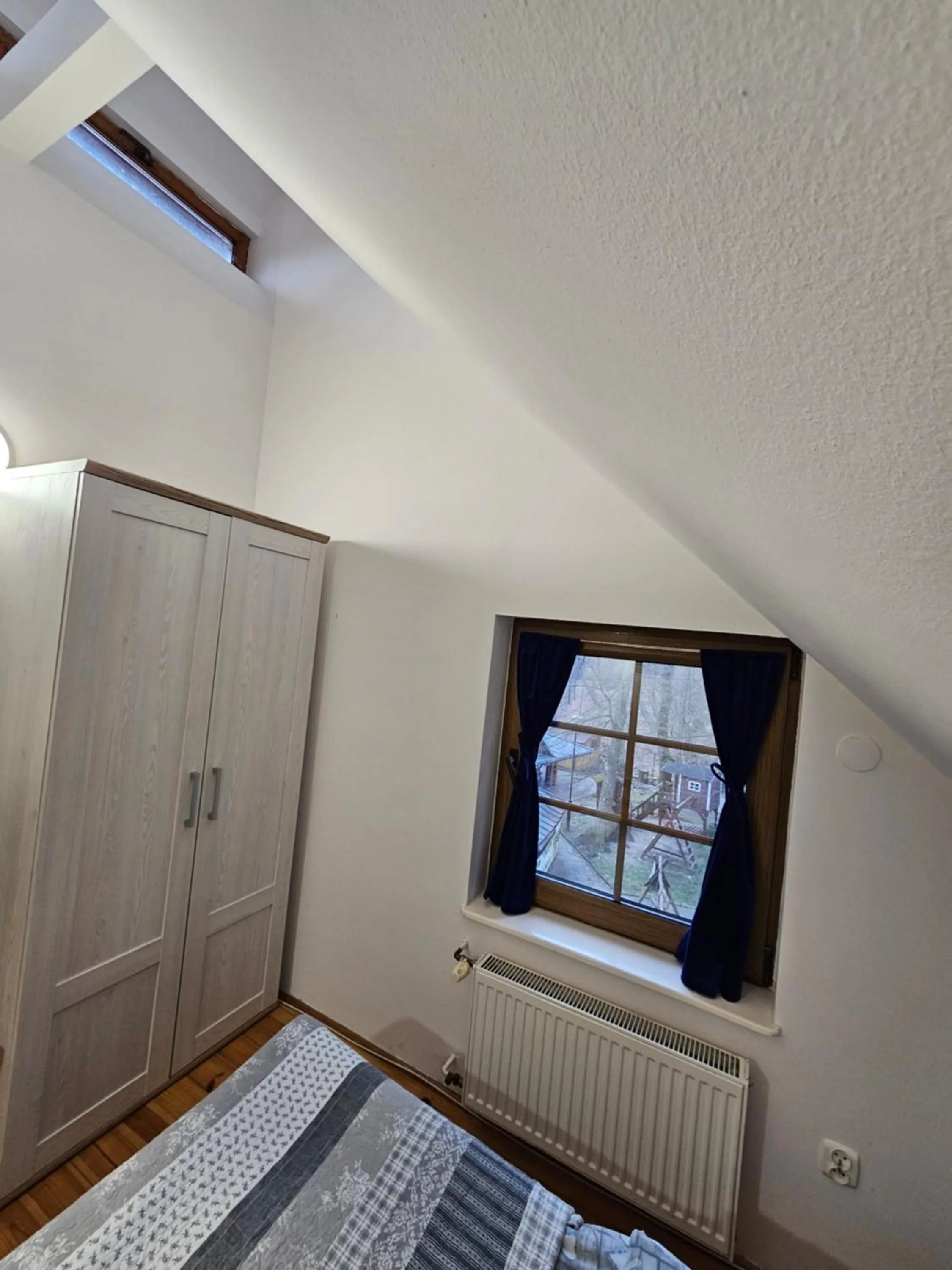 Bed in Karczma Regionalna Młyn -pokoje gościne