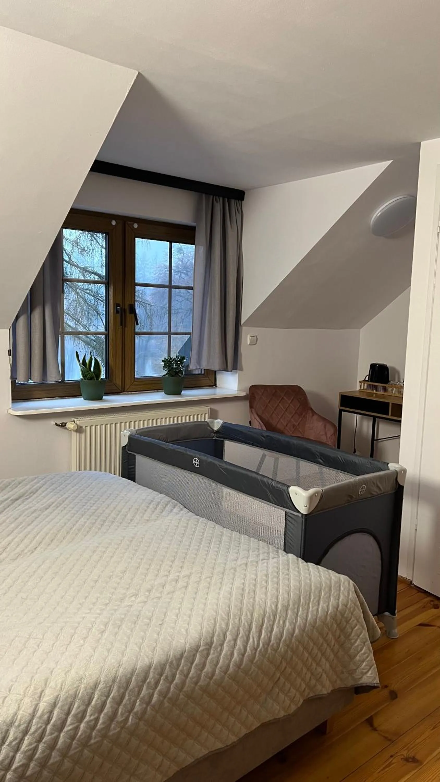 Bed in Karczma Regionalna Młyn -pokoje gościne