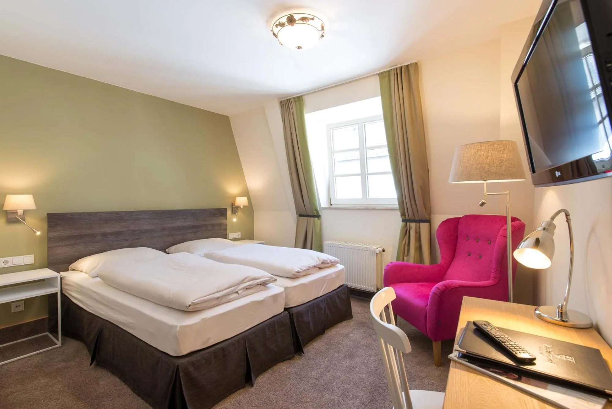 Photo of the whole room, Bed in Hotel Deutschherrenhof