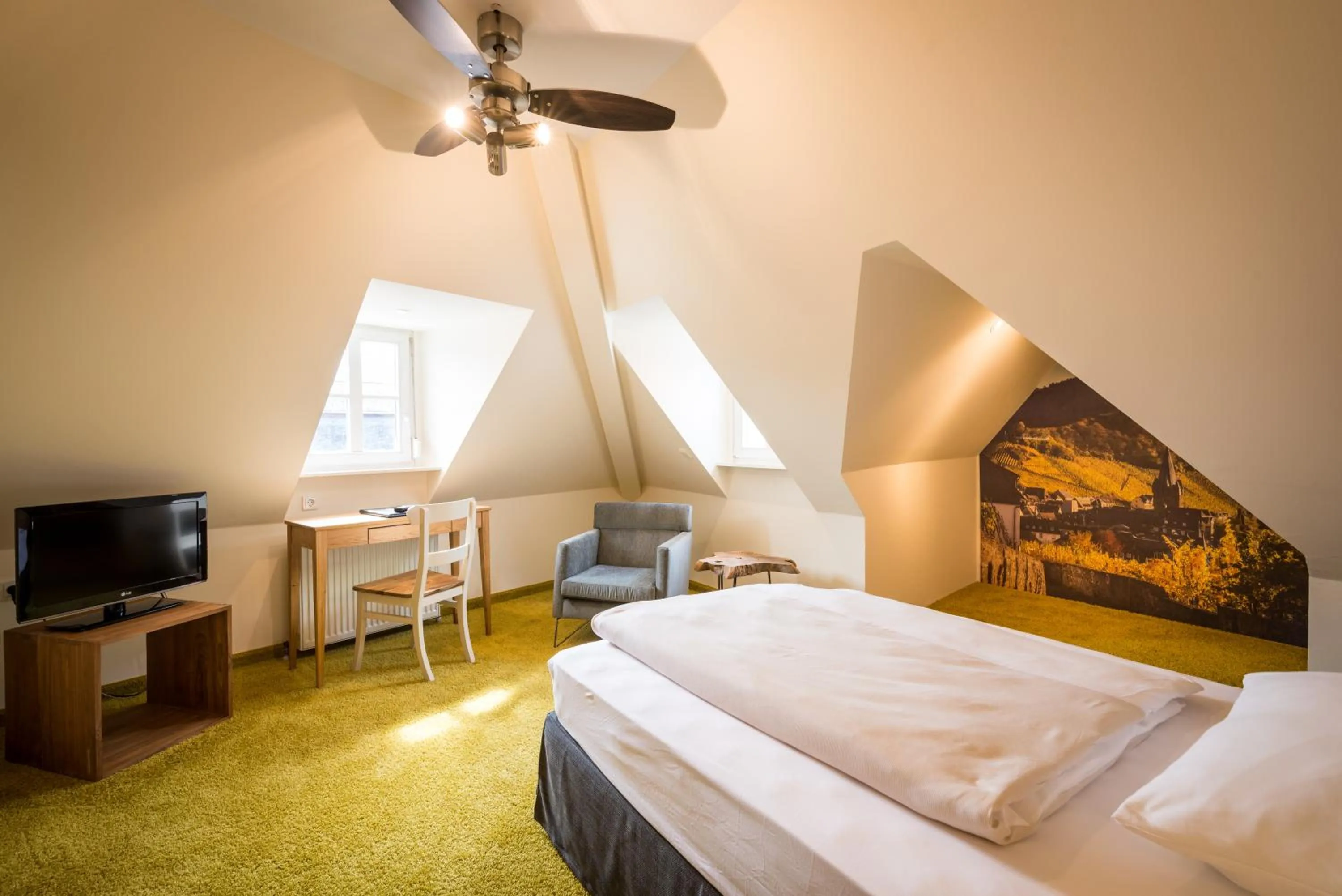 Photo of the whole room, Bed in Hotel Deutschherrenhof