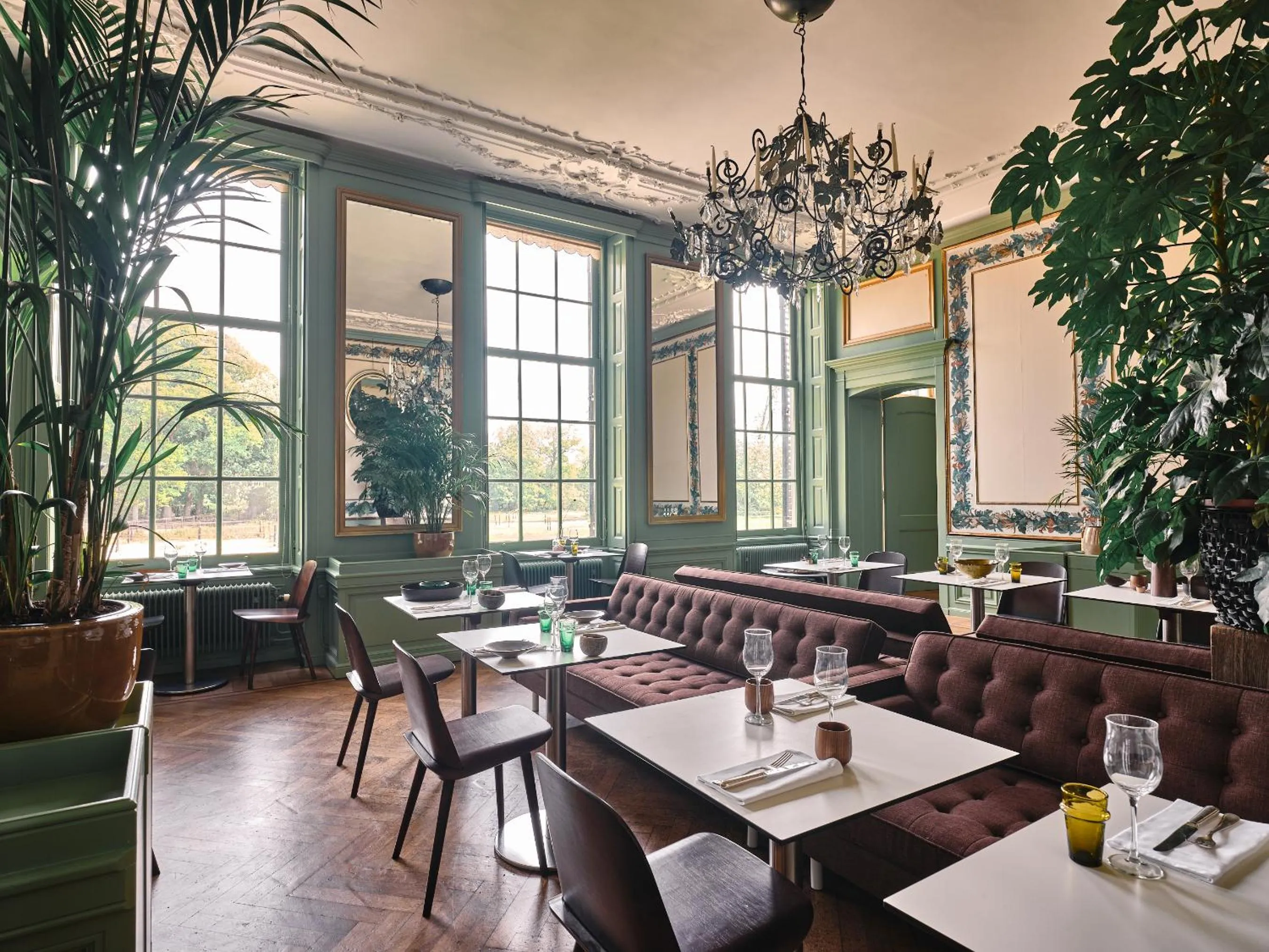 Restaurant/places to eat in Eco Hotel Plantage Rococo