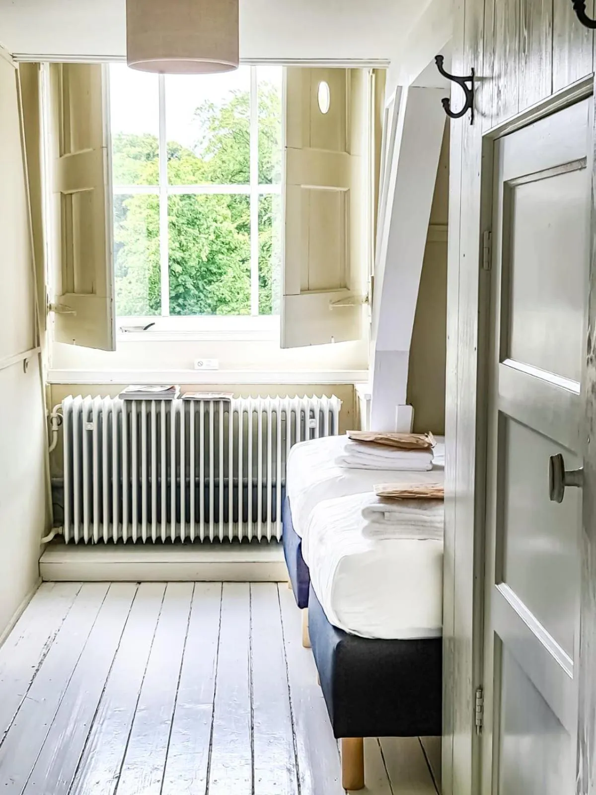 Garden view, Bed in Eco Hotel Plantage Rococo