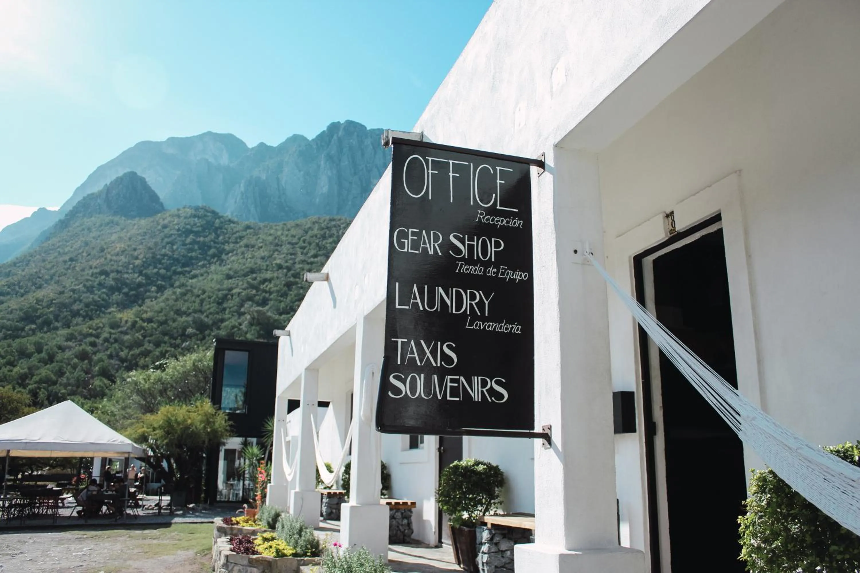 Lobby or reception in La Posada en el Potrero Chico