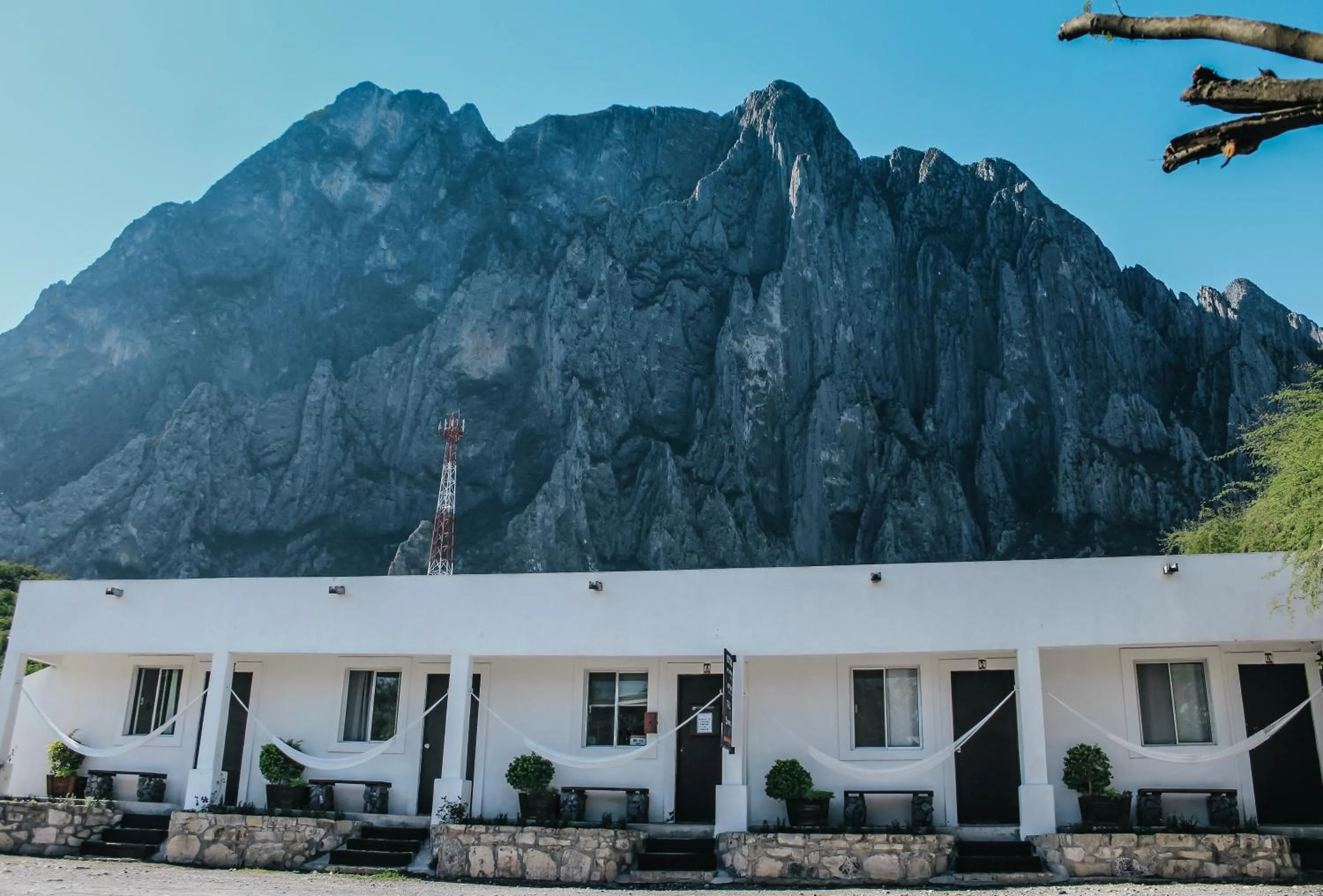 Facade/entrance in La Posada en el Potrero Chico