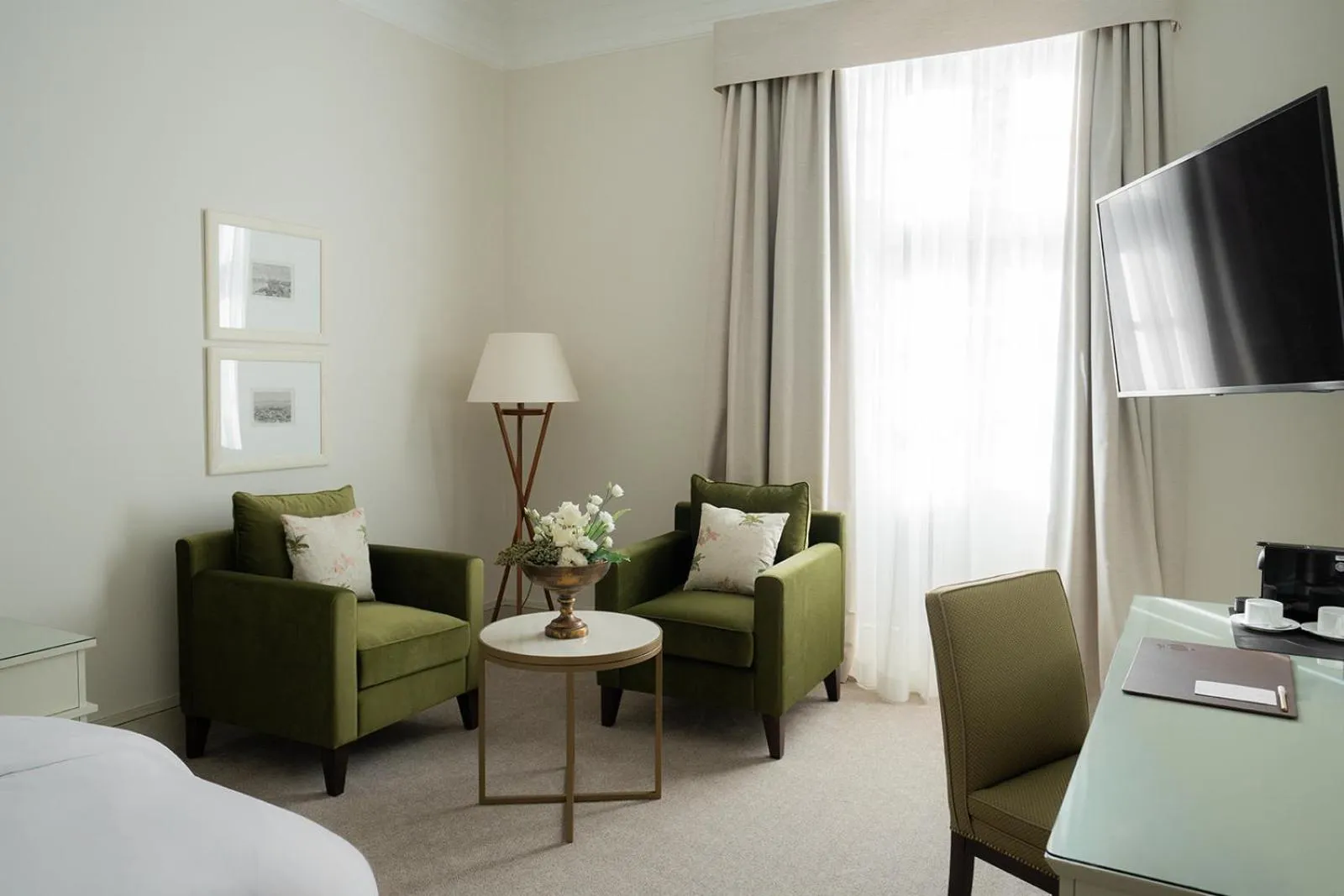 Bedroom, Bed in Parkhotel Quellenhof Aachen