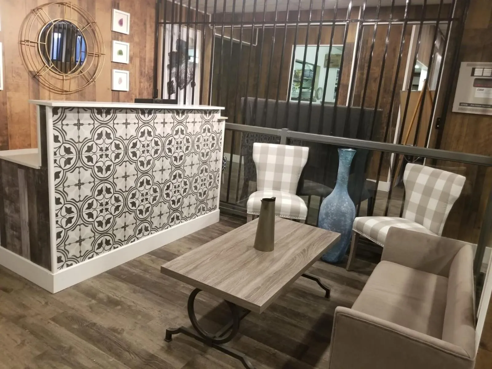 Lobby or reception in 7 Day's Hotel