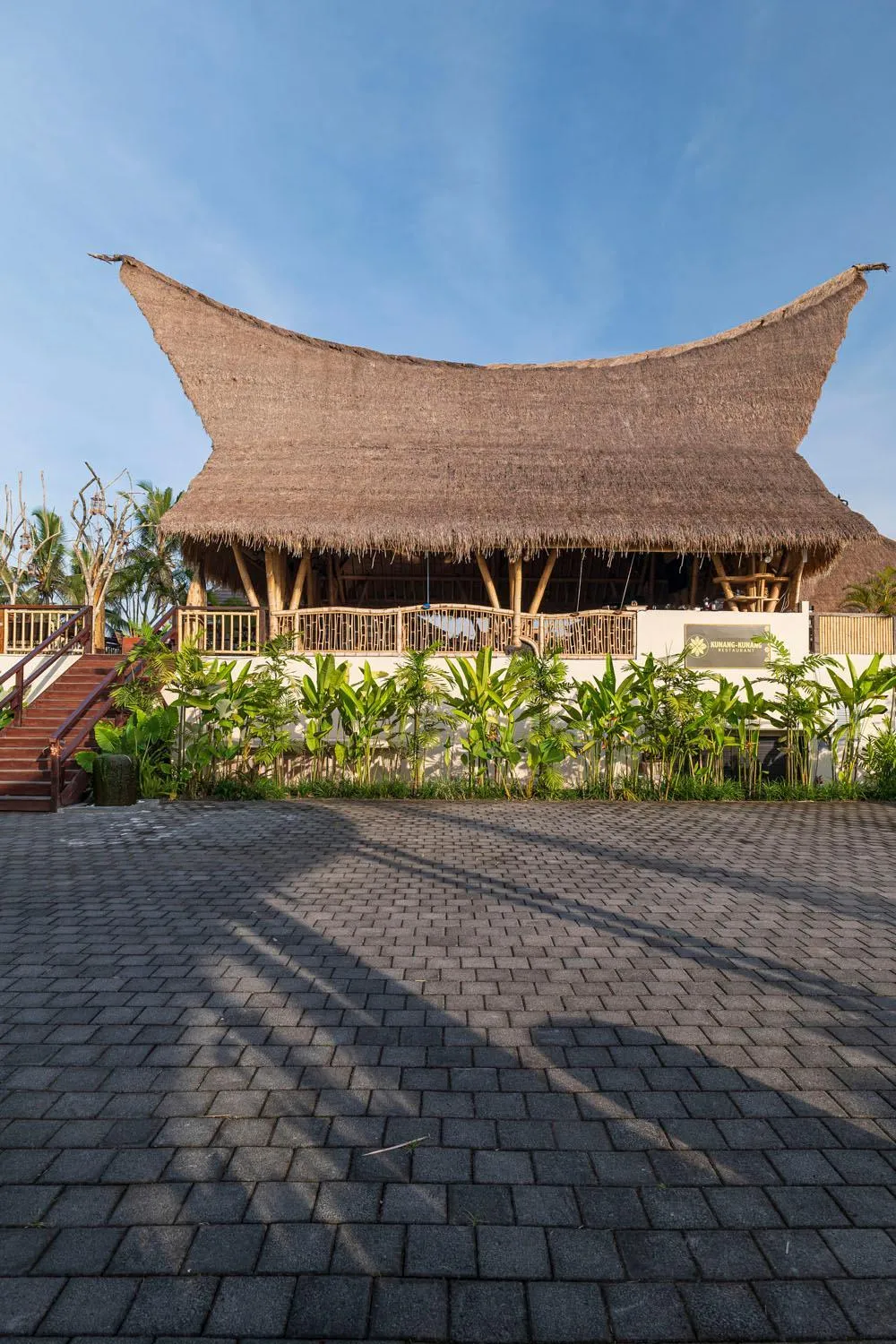 Restaurant/places to eat in The Sun of Granary Resort and Villas