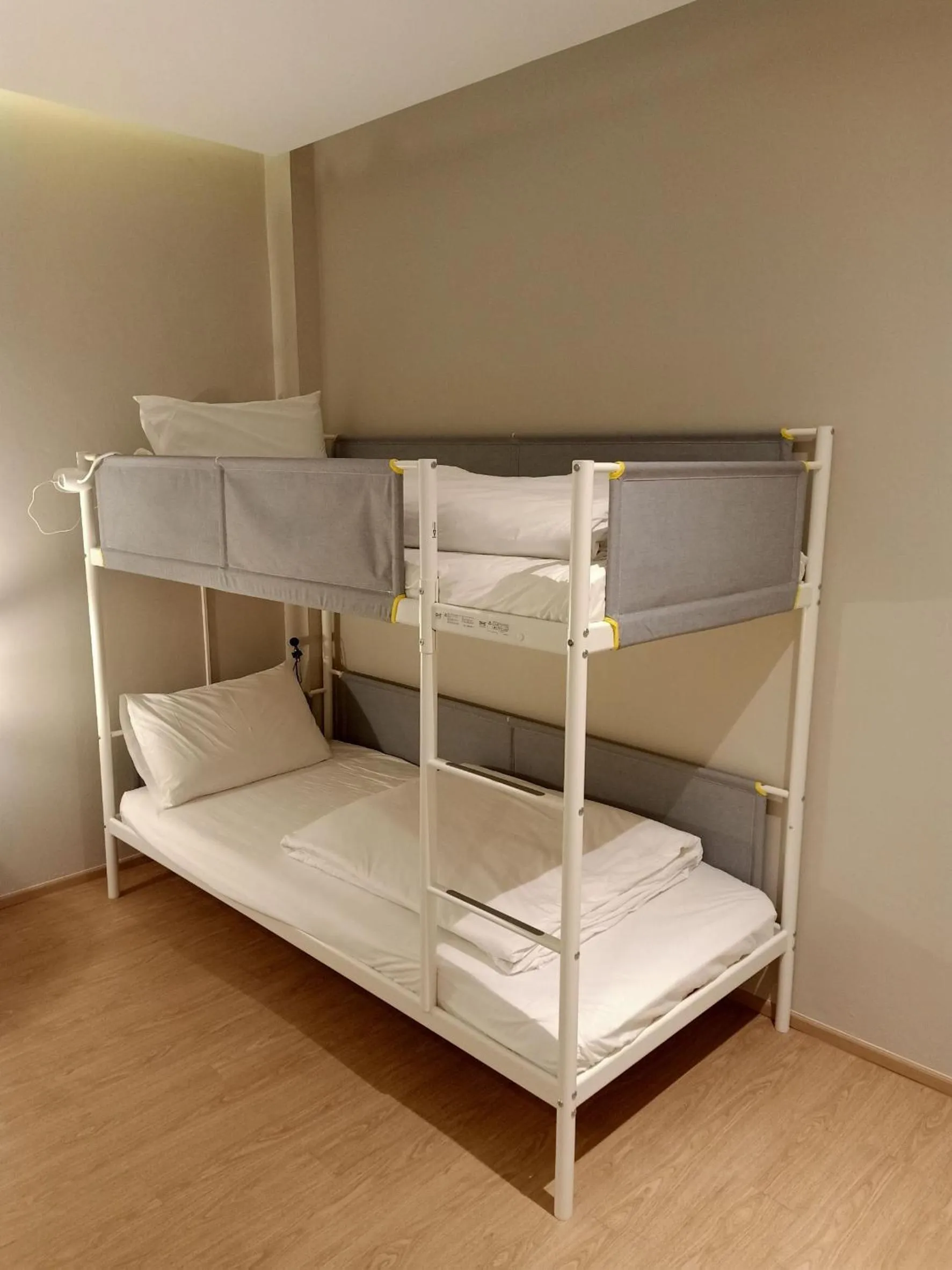 bunk bed, Bed in Platinum hotel