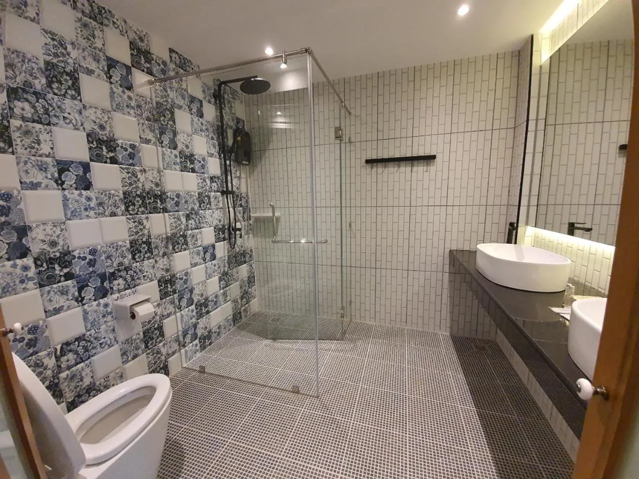 Bathroom in Platinum hotel