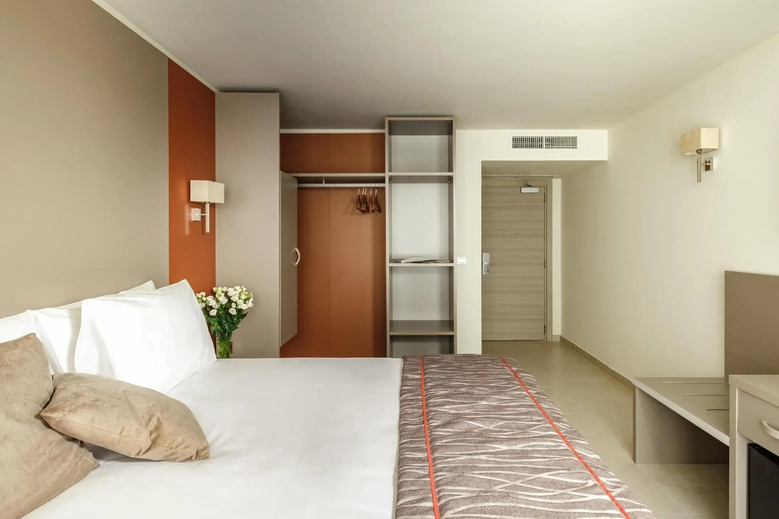 Standard Double or Twin Room in Mayflower Hotel Malta Standard Double or Twin Room in Mayflower Hotel Malta