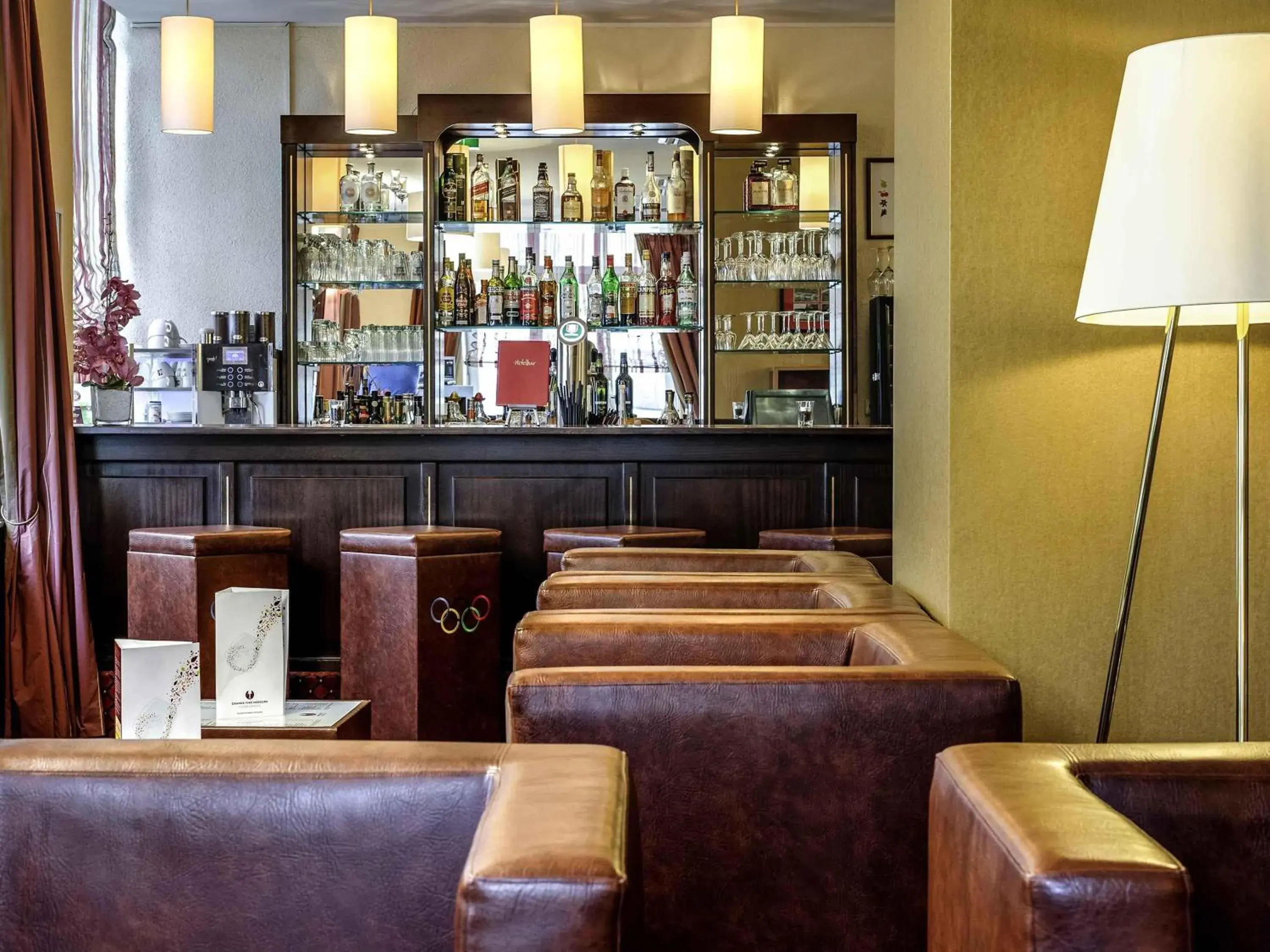 Lounge or bar in Mercure München am Olympiapark Lounge or bar in Mercure München am Olympiapark