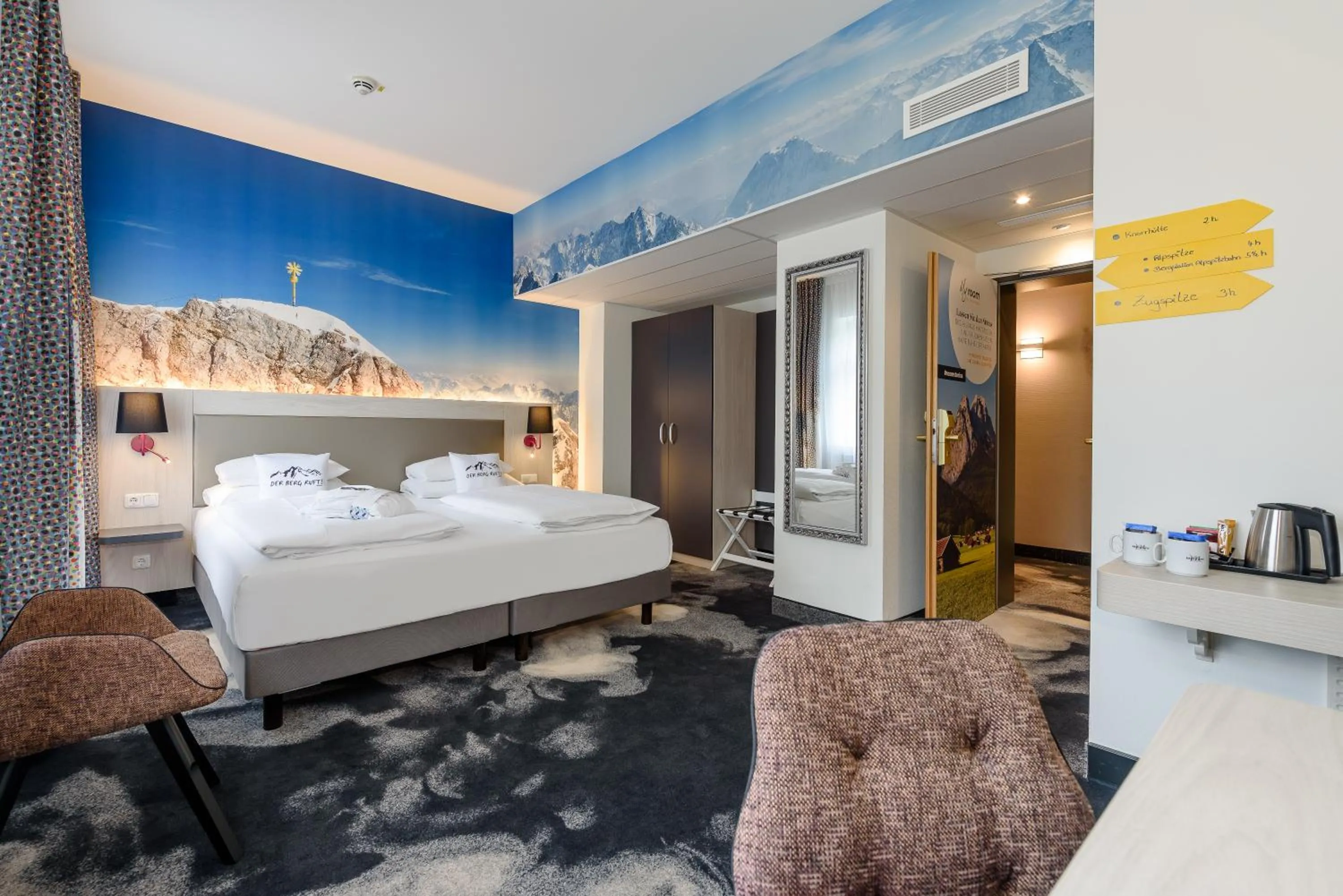 Photo of the whole room, Bed in Mercure München am Olympiapark