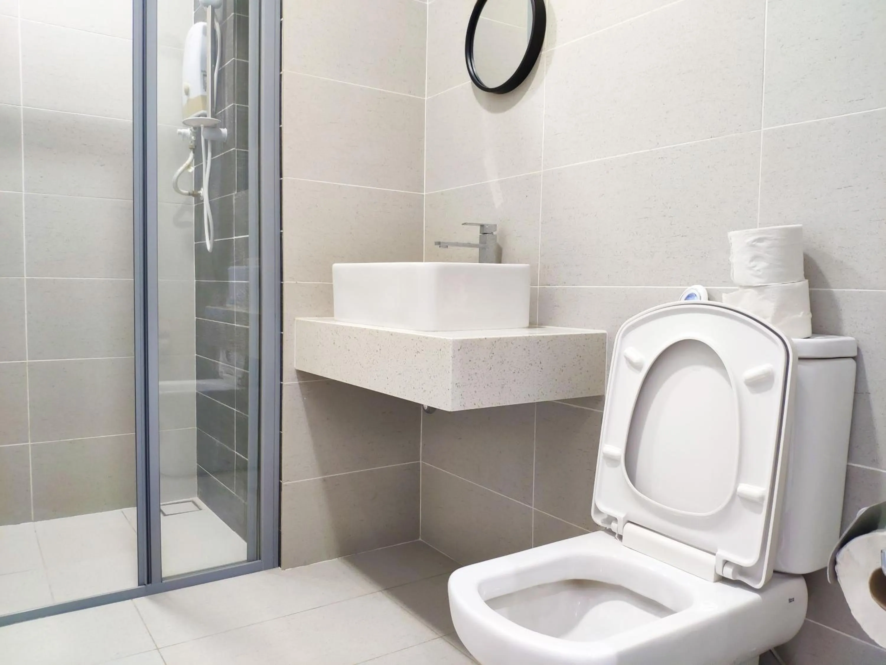 Shower in Le Pavilion by Salaam Suites, 5 pax, near Setiawalk