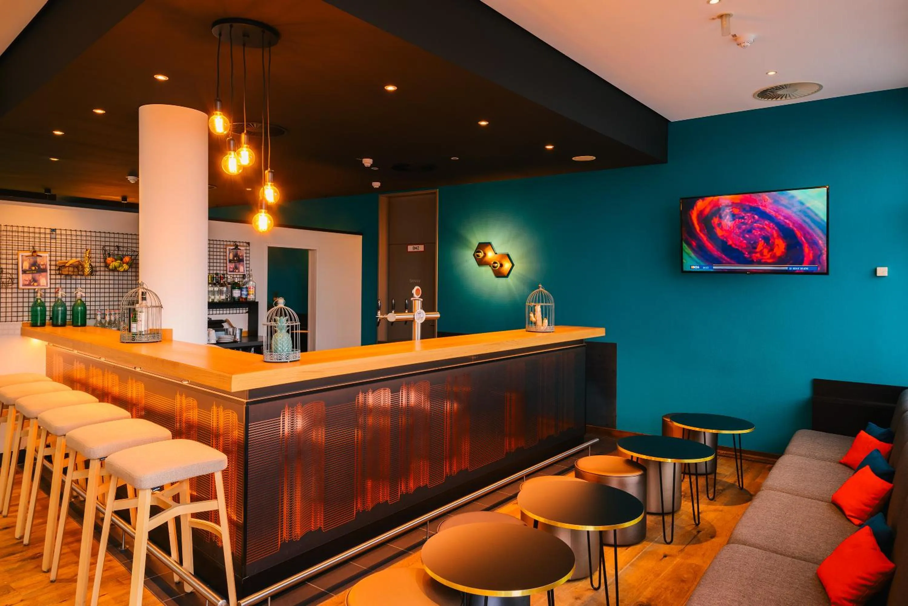 Lounge or bar in Vienna House Easy by Wyndham Wuppertal
