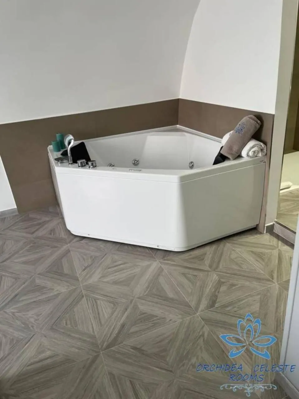 Hot Tub in B&B Orchidea Celeste