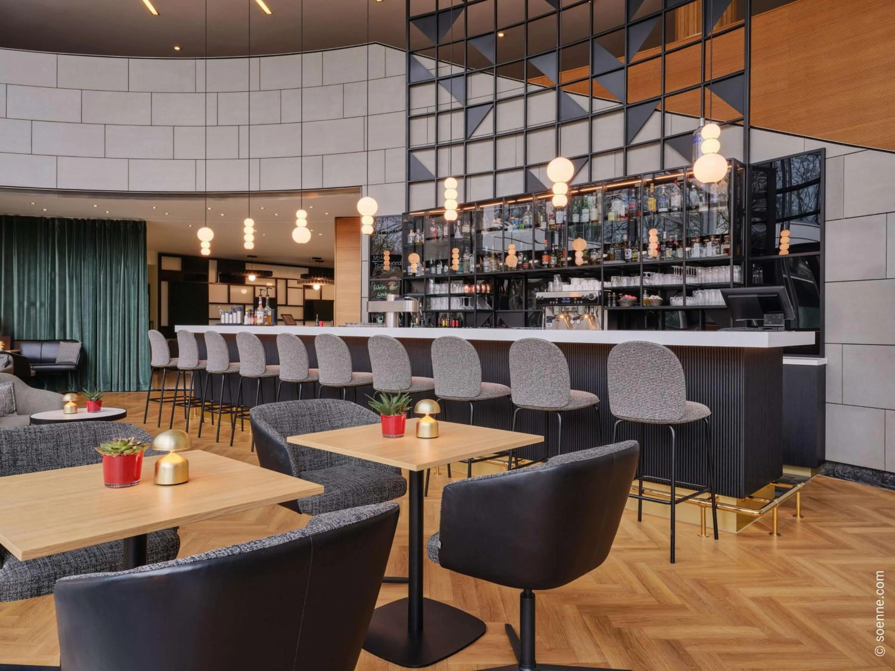 Lounge or bar in Dorint Pallas Wiesbaden