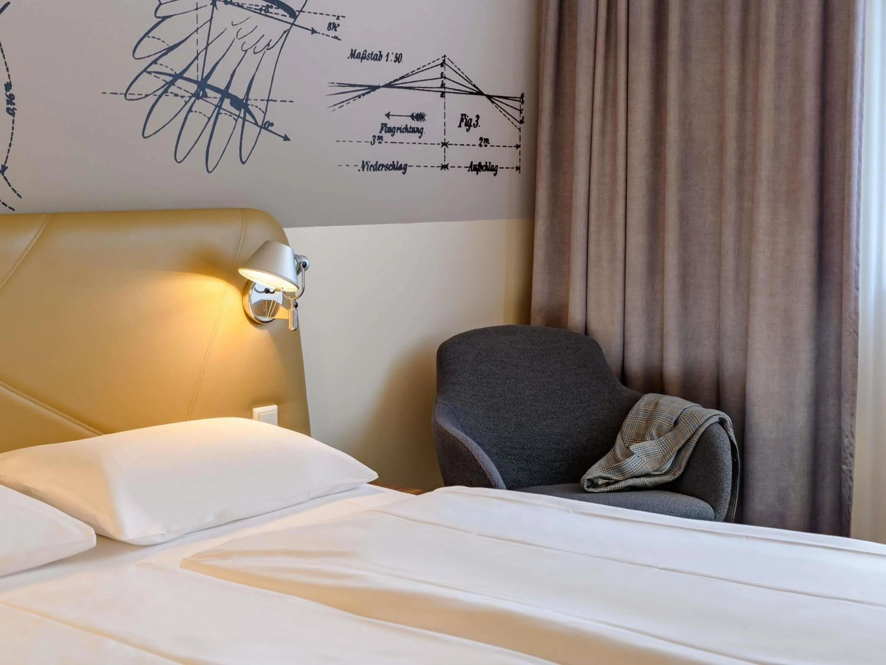 Bedroom, Bed in Mercure Hotel Berlin City