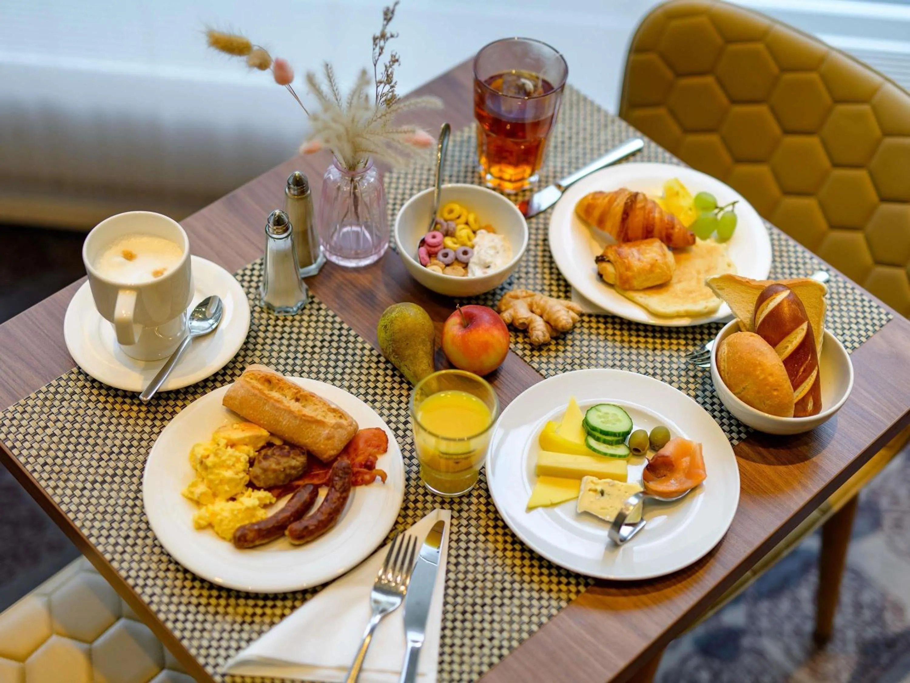 Restaurant/places to eat in Mercure Hotel Berlin City