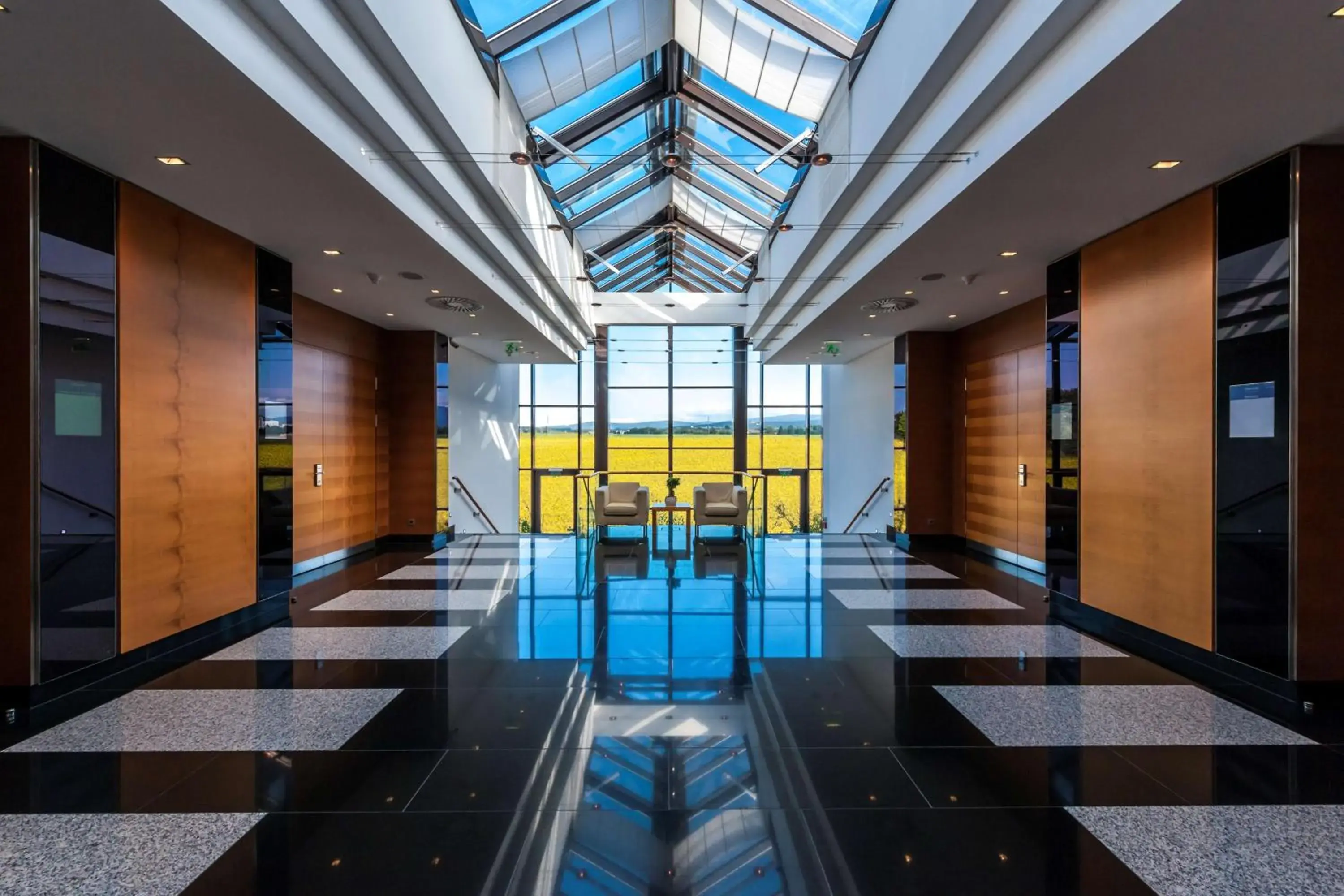 Lobby or reception, Swimming Pool in Dorint Main Taunus Frankfurt/Sulzbach