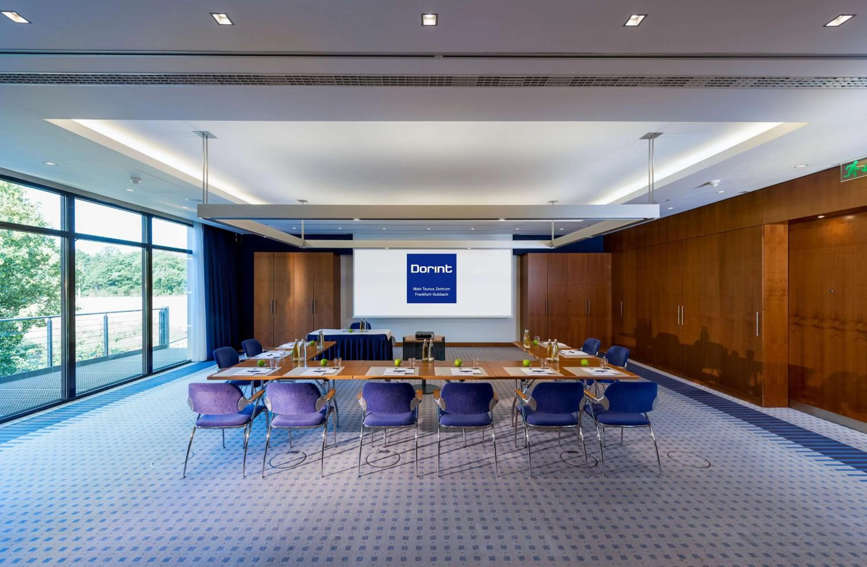 On site in Dorint Main Taunus Zentrum Frankfurt Sulzbach