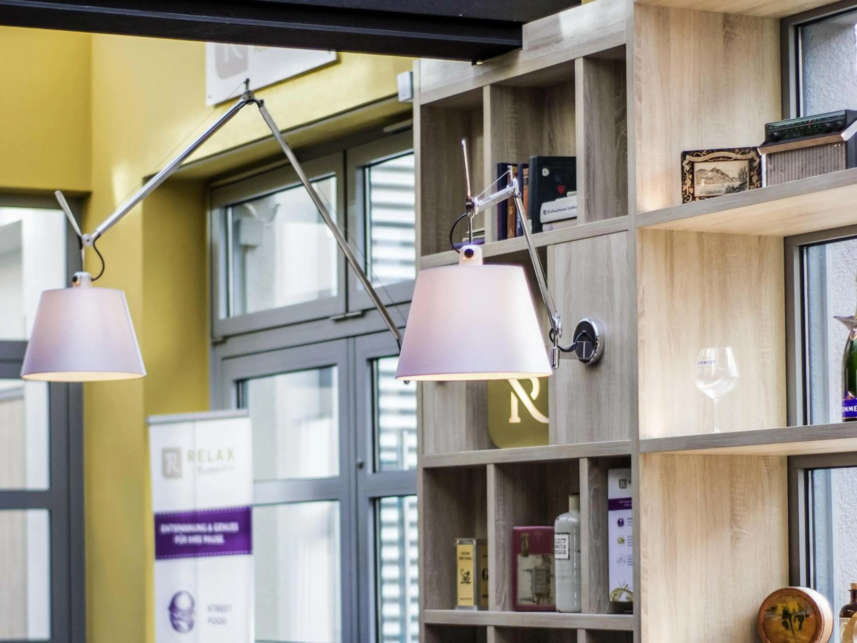 Lounge or bar in Mercure Residenz Frankfurt Messe