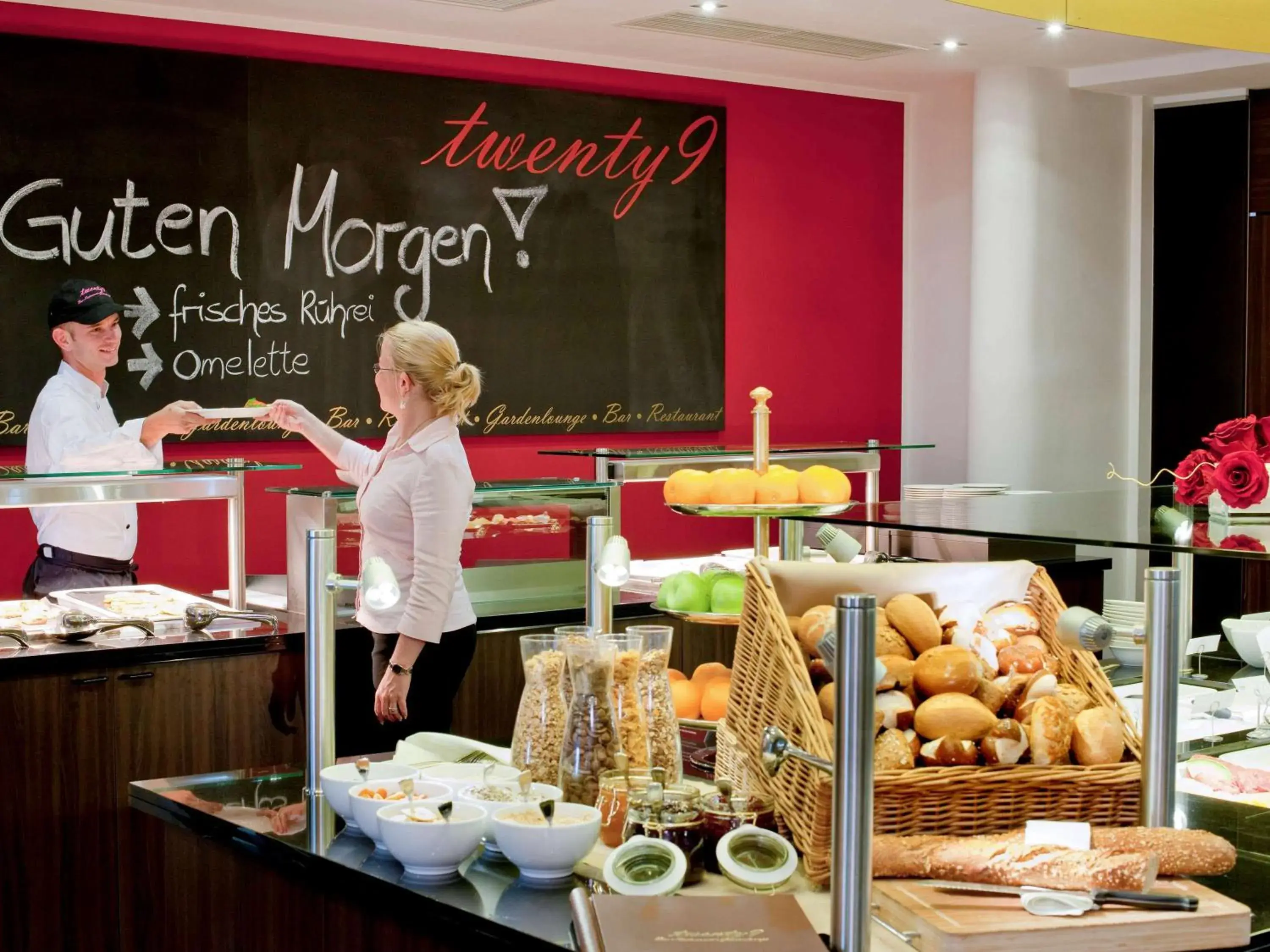 Restaurant/places to eat in Mercure Residenz Frankfurt Messe