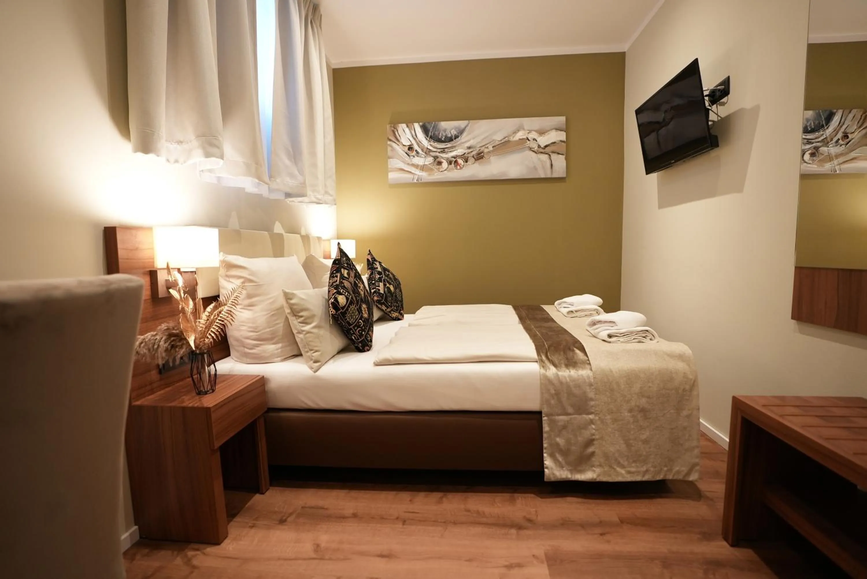 TV and multimedia, Bed in Hotel Attaché an der Messe